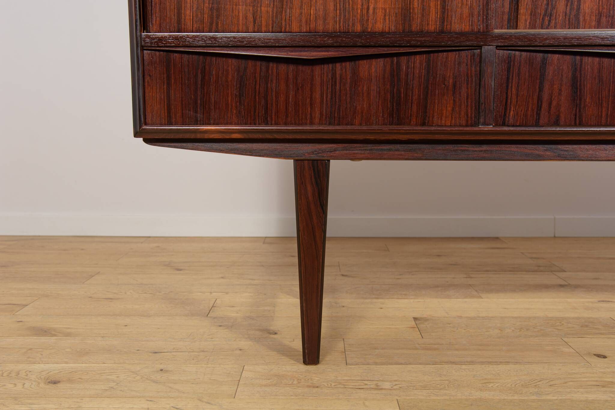 Commode en palissandre du milieu du siècle par E. W. Bach pour Sejling Skabe, Danemark, années 1960.