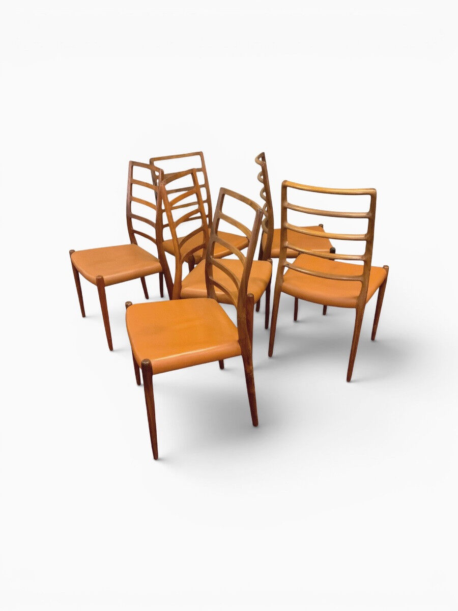 Série de Chaises scandinaves années 1960 de Niels Otto Møller