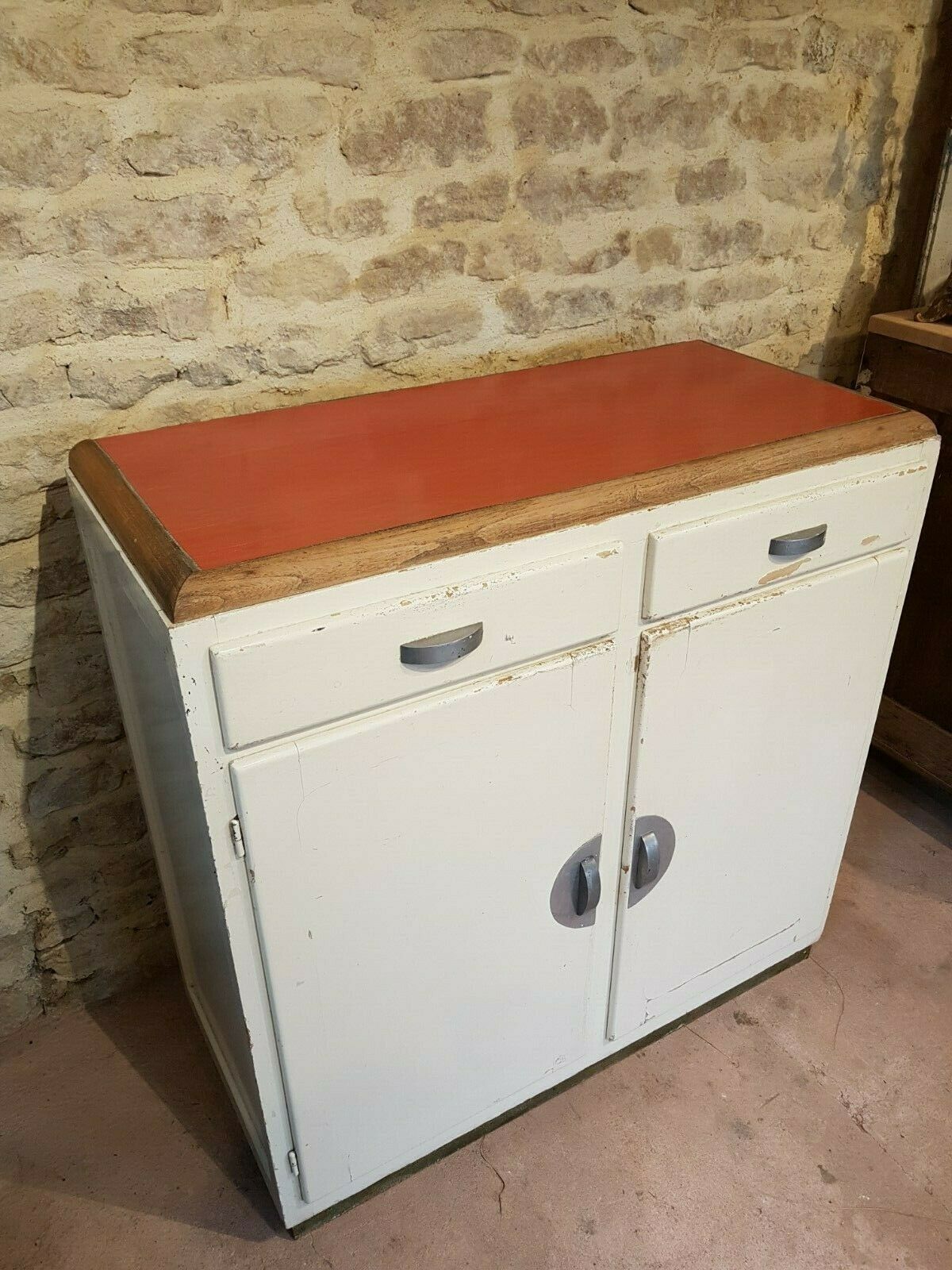 Old buffet two-door white mado