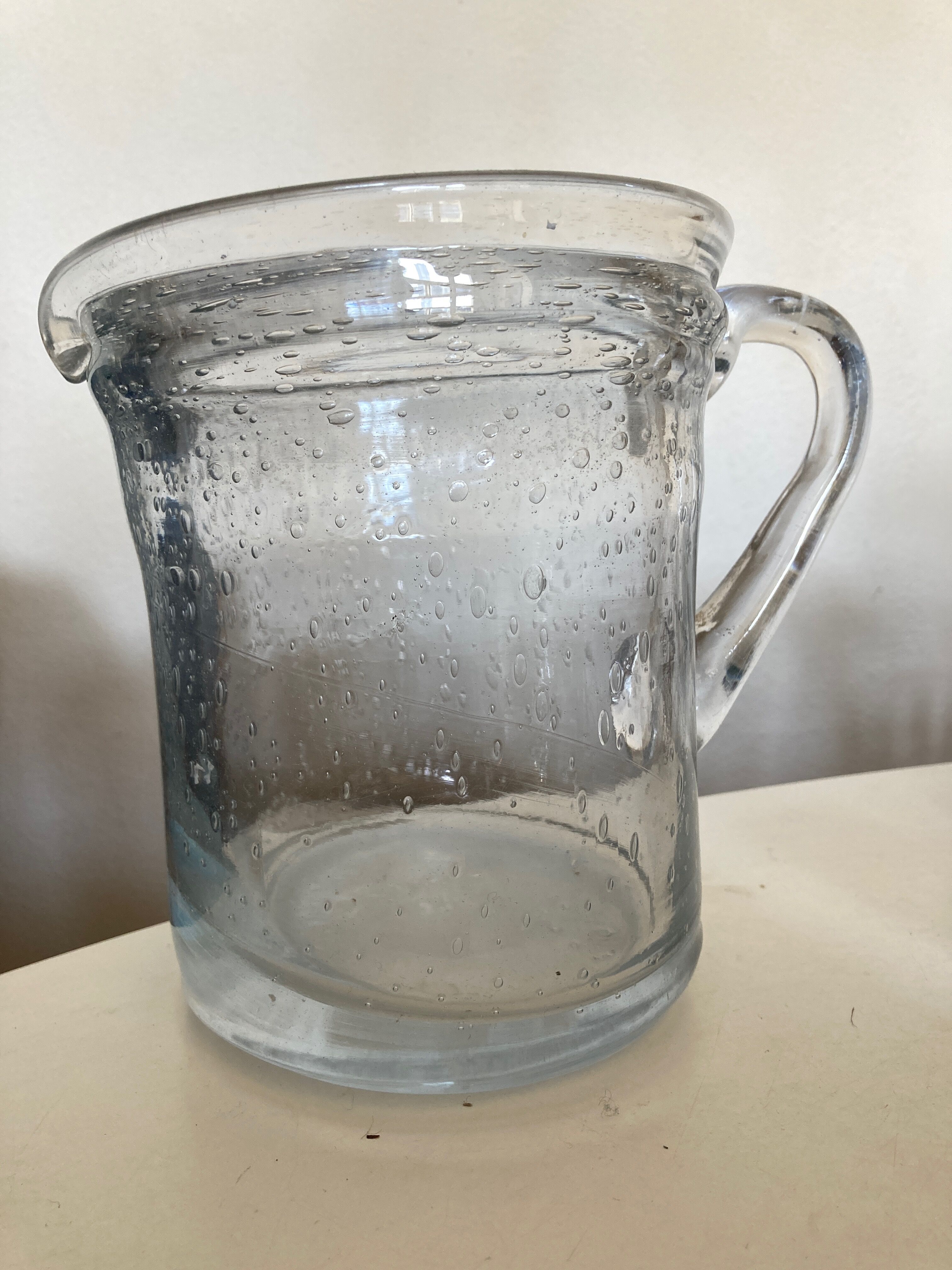Produit BHV Pichet de verre bullé 1960
