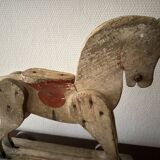 Jouet ancien/vintage cheval en bois à roulettes années 50