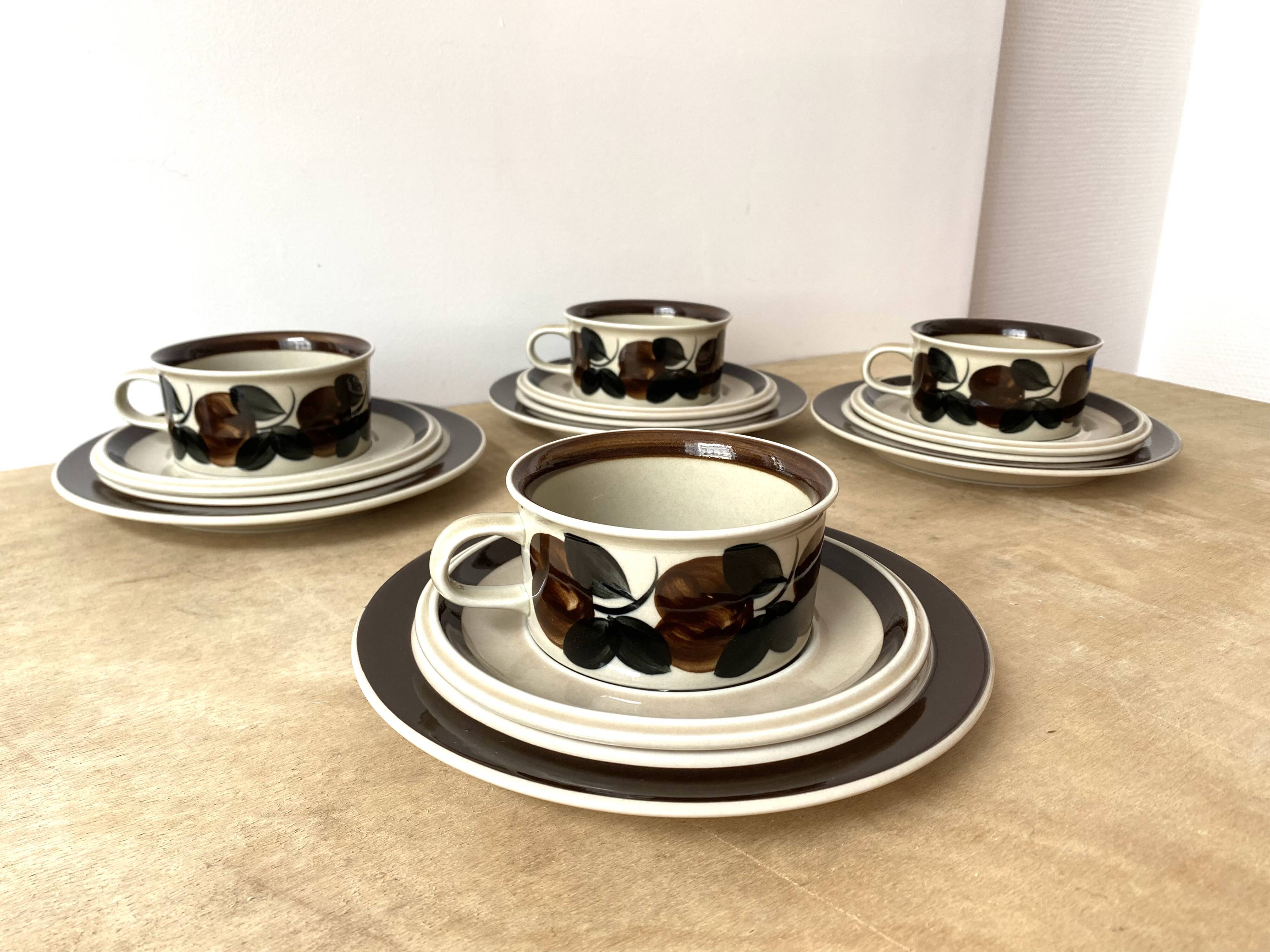 Service of 4 RUIJA Arabia Finland tea cups 70s, vintage ceramic cups