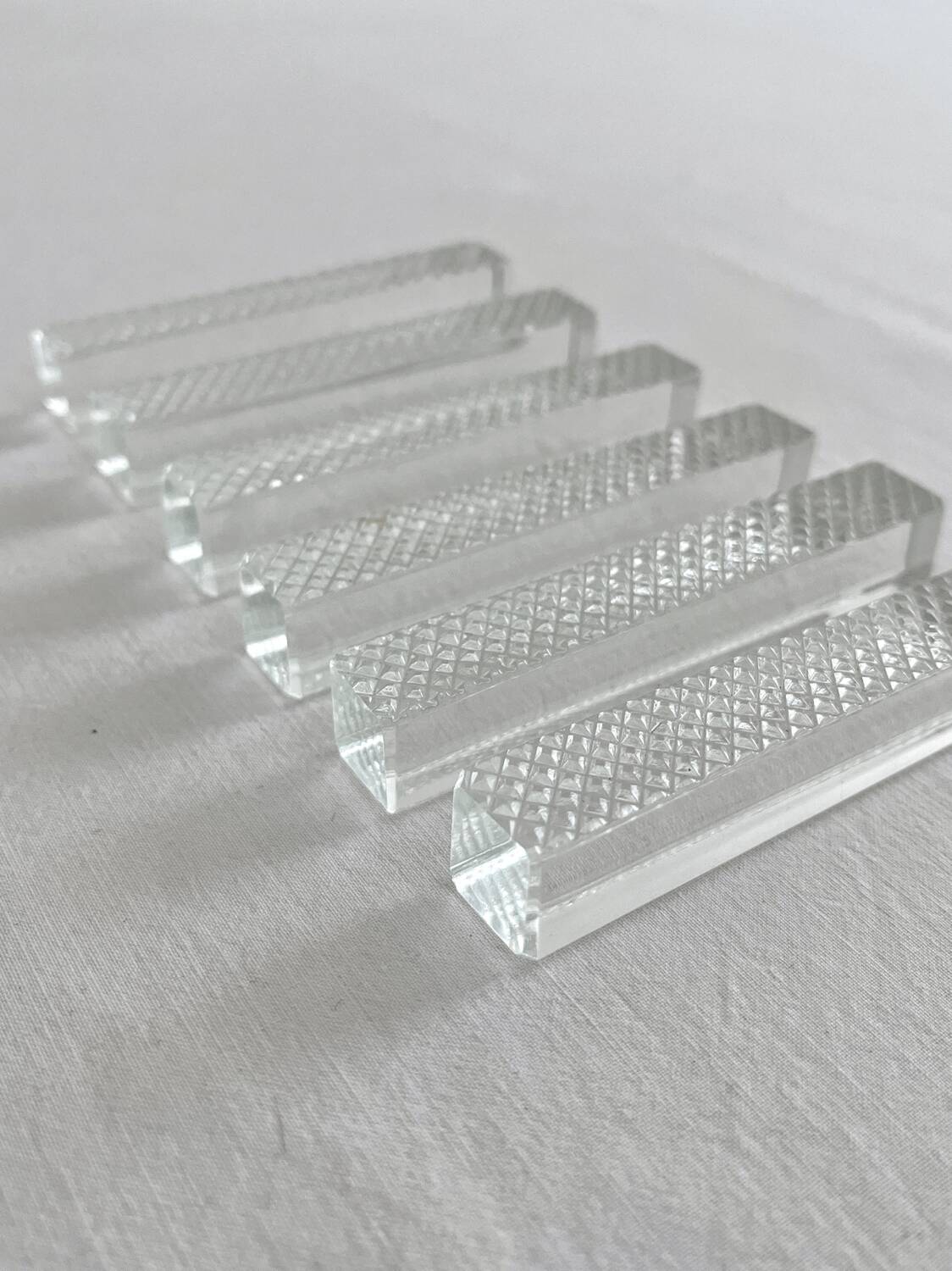 6 crystal knife rests with diamond point