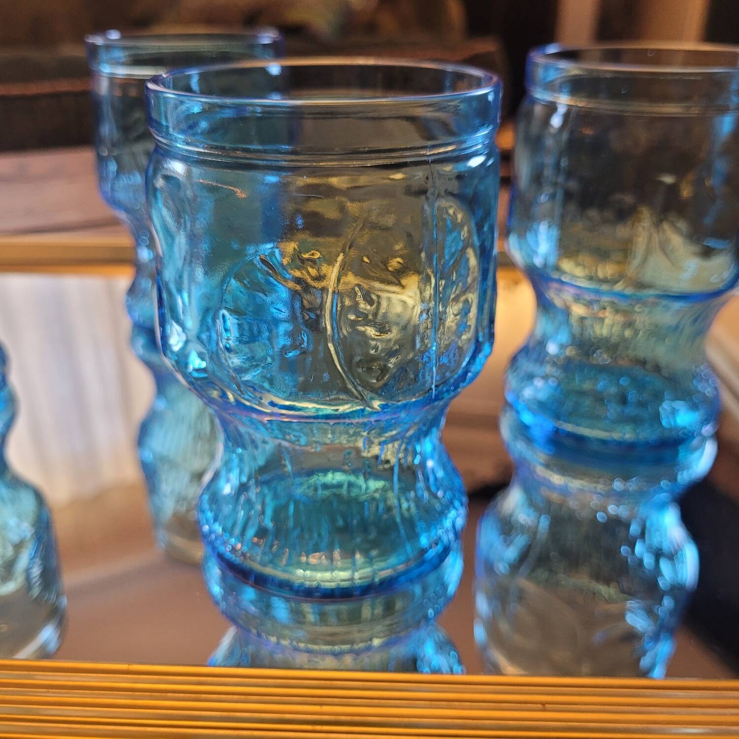 4 verres à orangeade bleus – Italie 70’s, fruits en relief