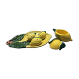 Leaf with salt and pepper shaker