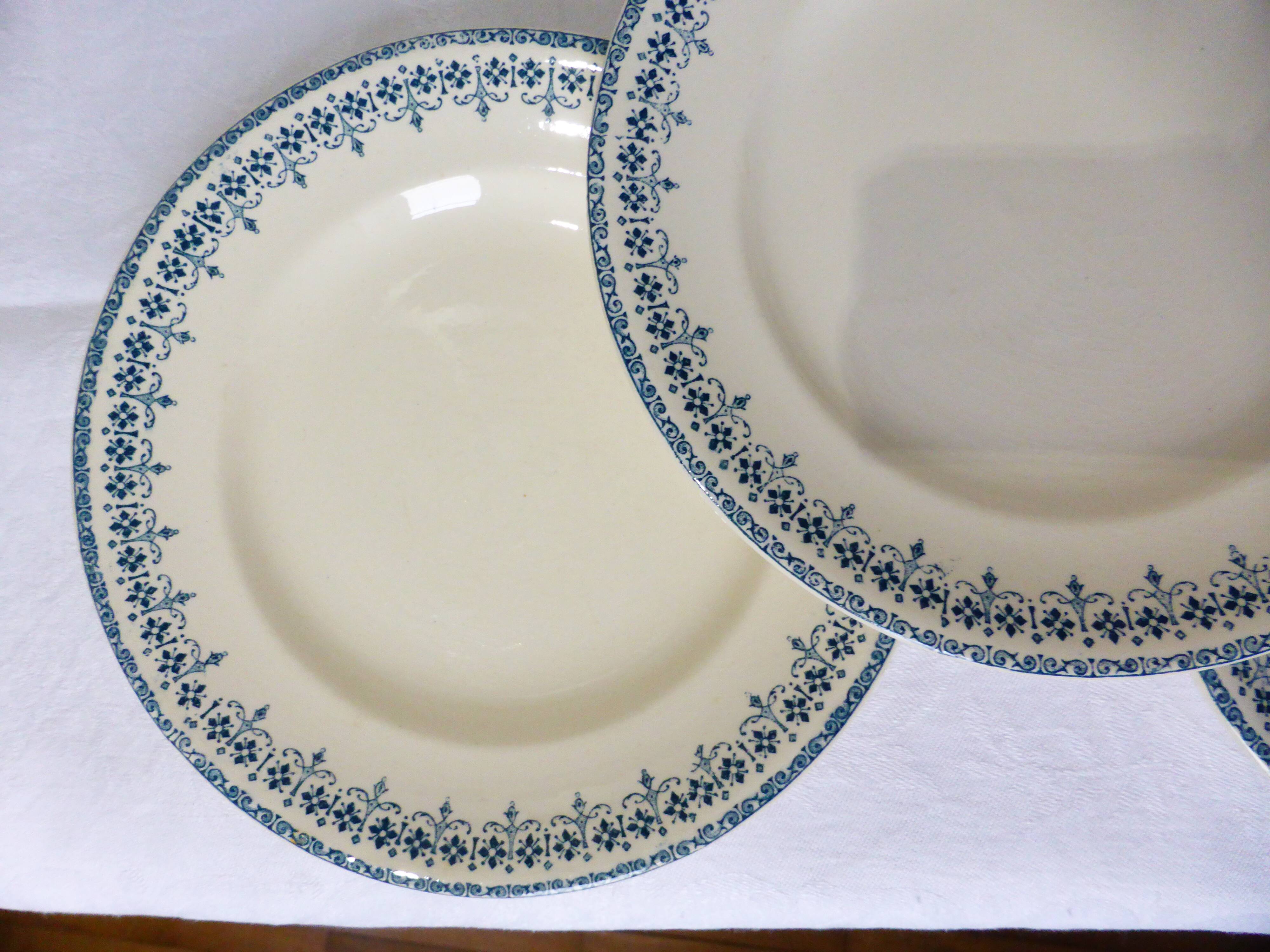 4 vintage dessert plates of Longwy