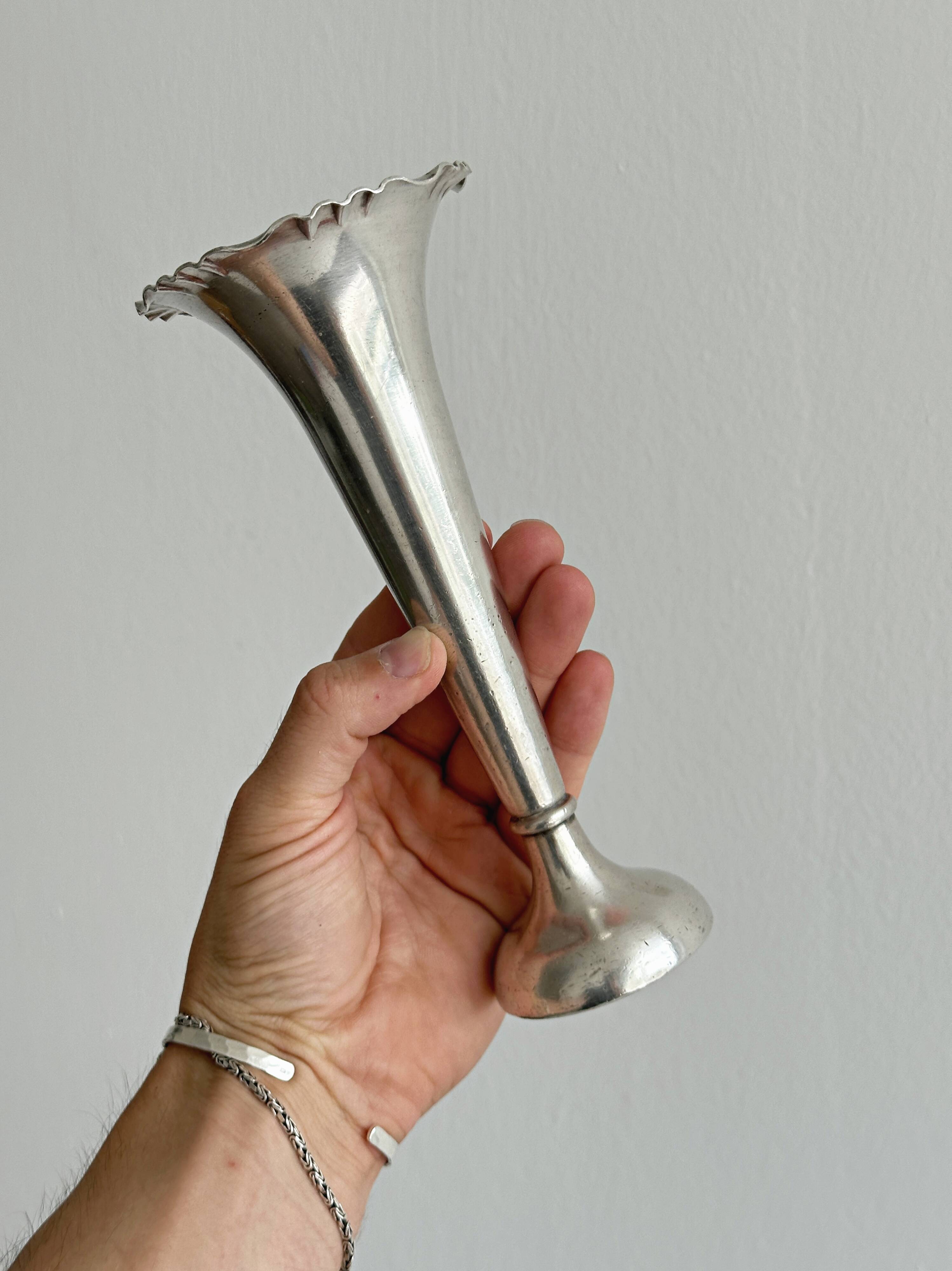 Patinated silver-plated soliflore