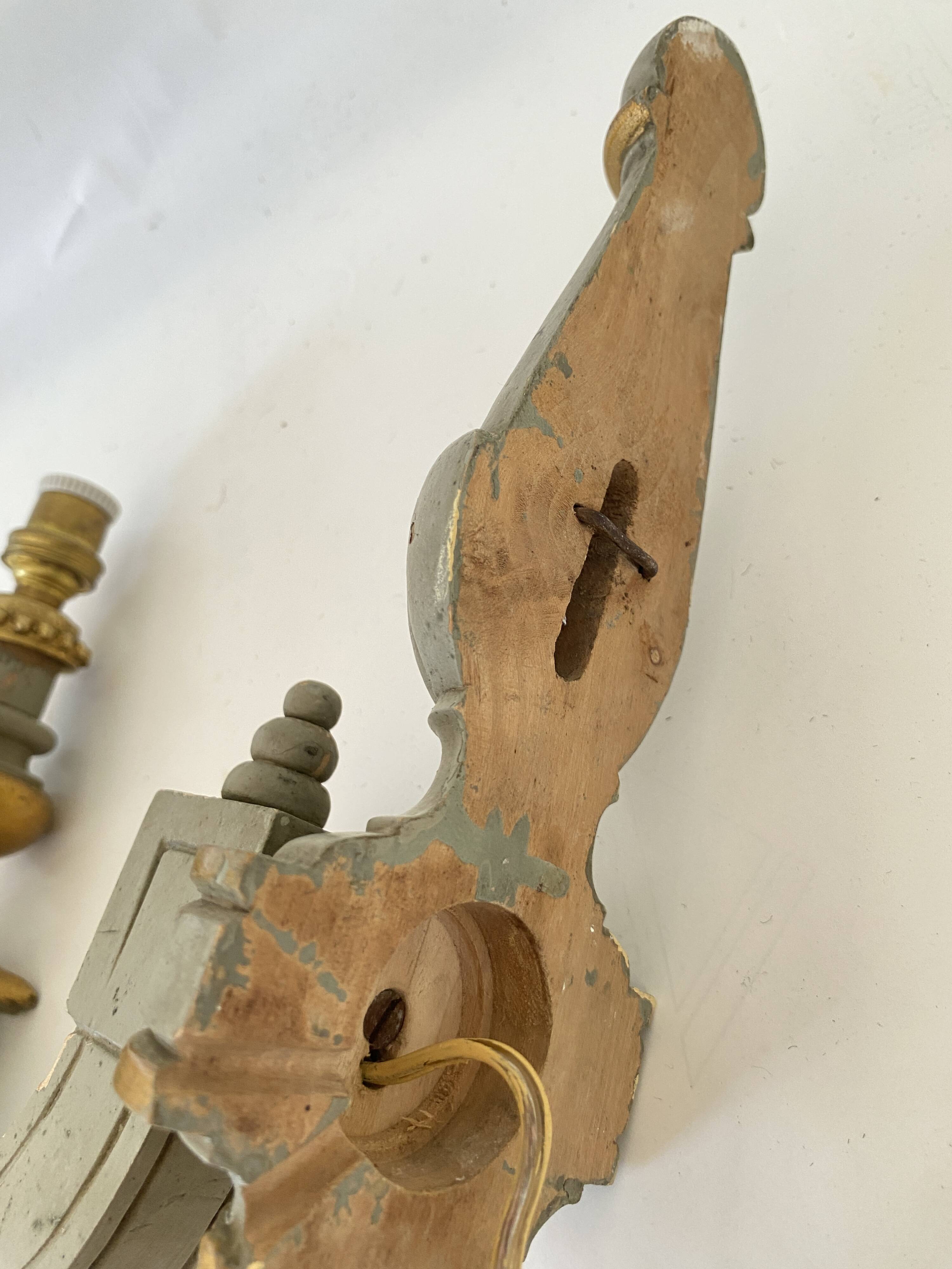 Wooden wall light in Gustavian style