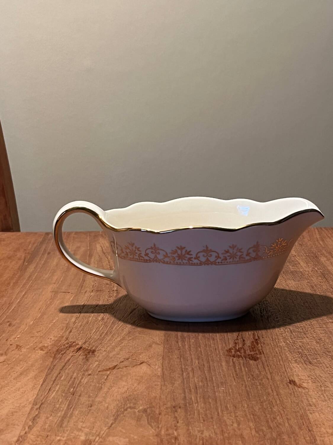 Gravy boat