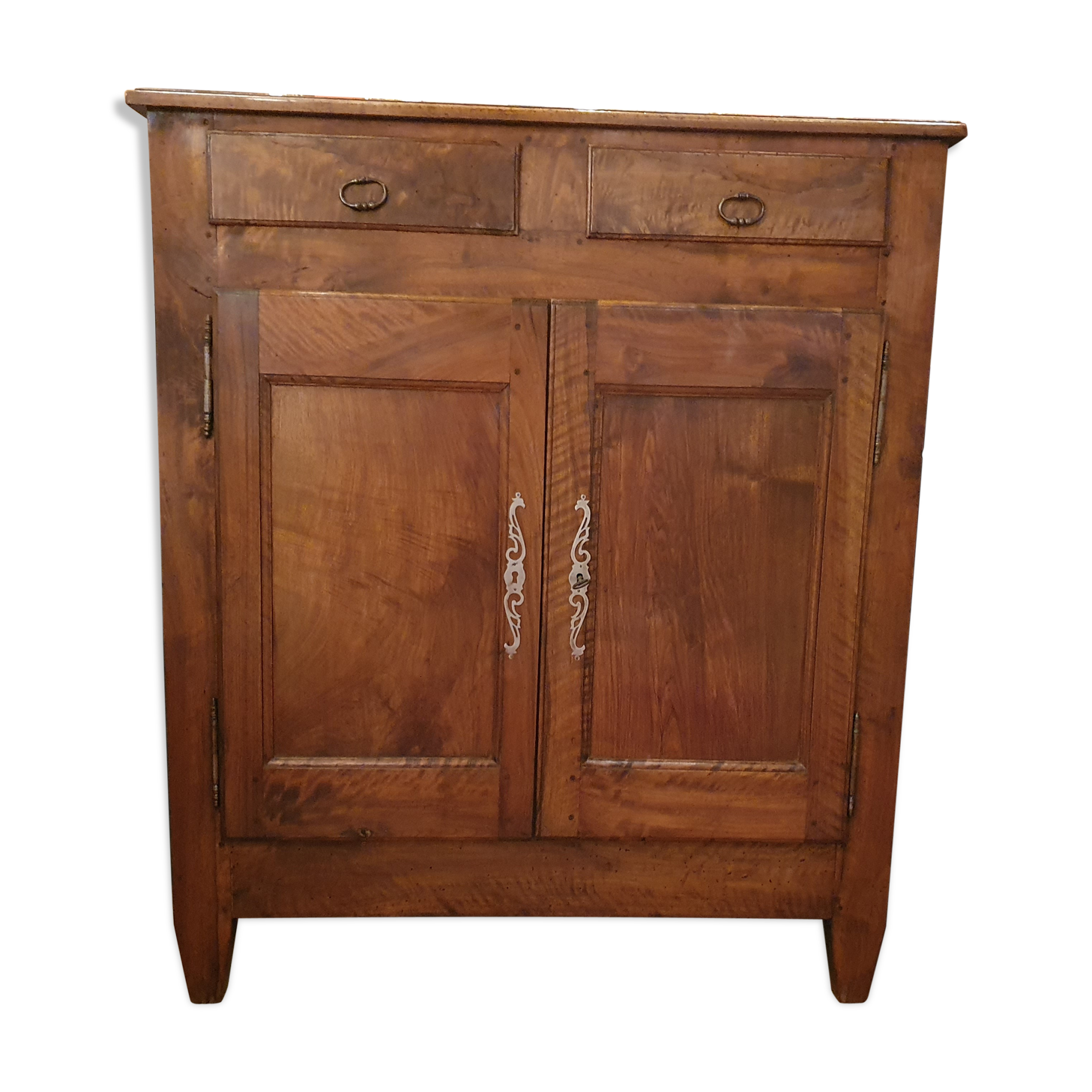 Buffet at the height of support period 18th in walnut