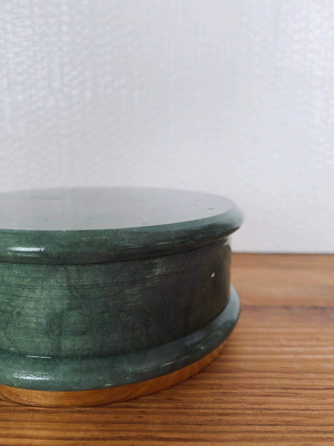 Green alabaster ashtray