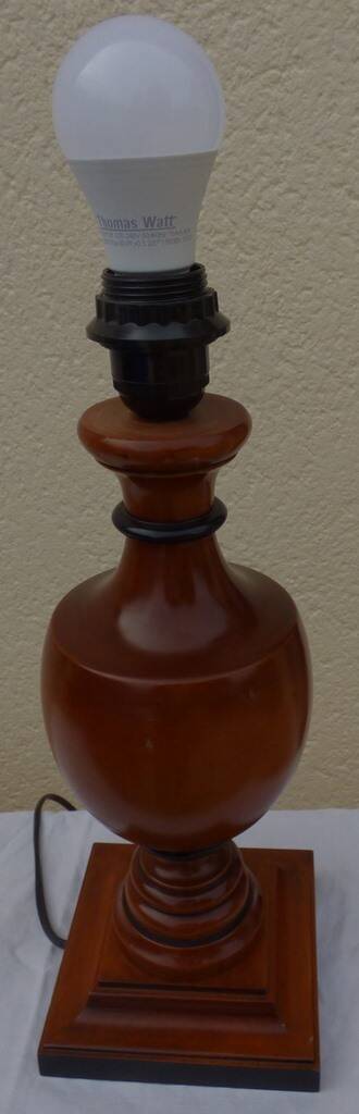 Solid cherry wood lamp base - Excellent condition