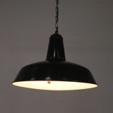 Industrial hanging lamp with enamelled steel shade