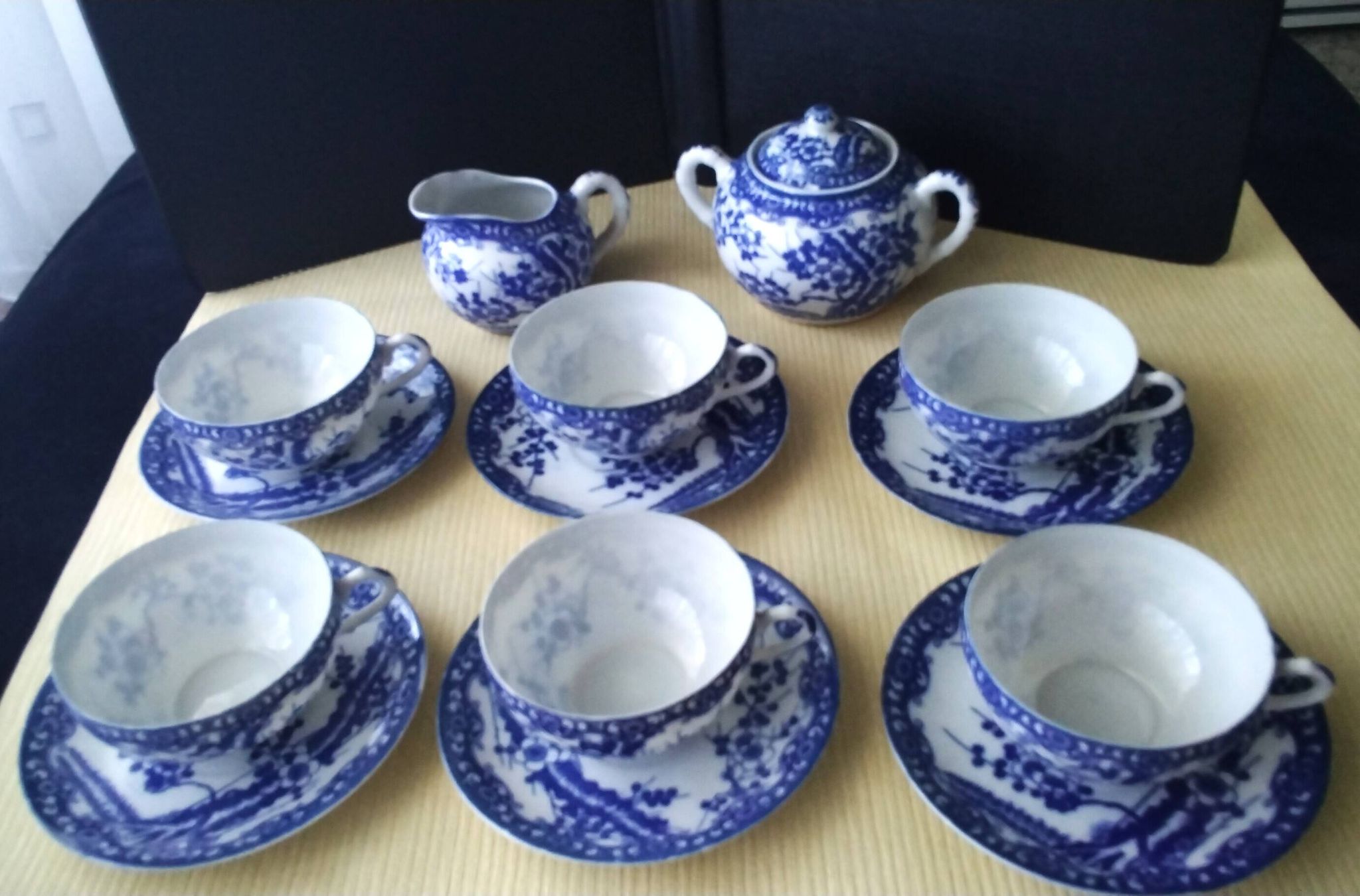 Tea or coffee service in Japanese porcelain.