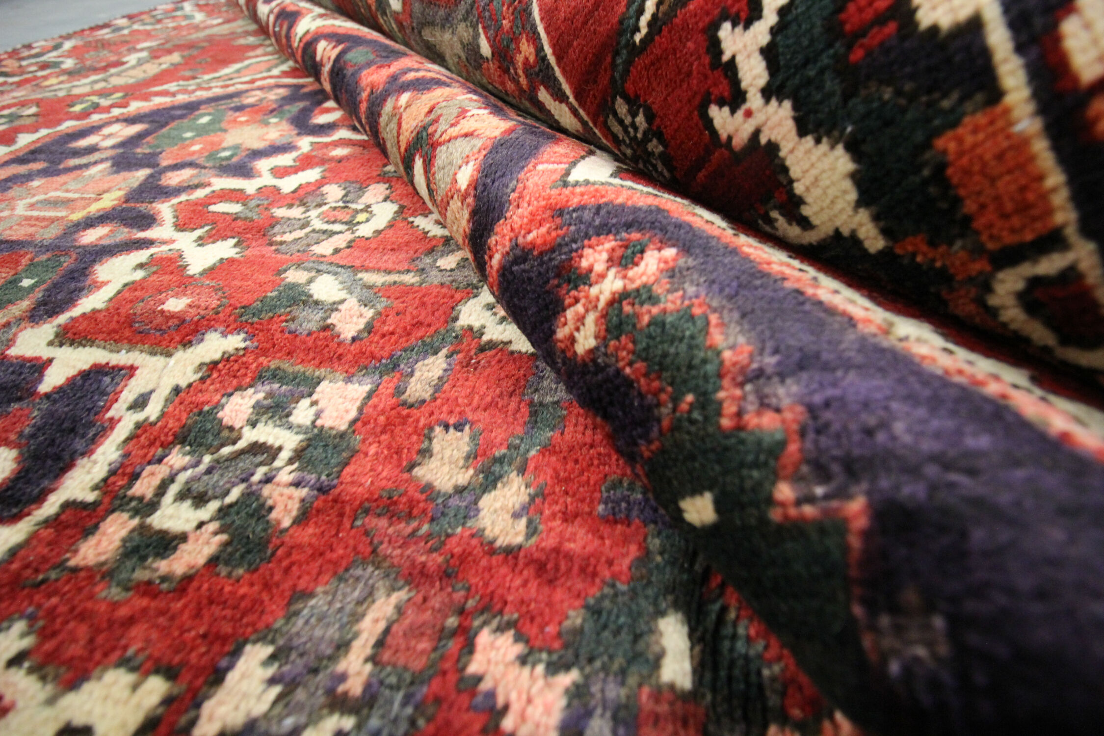 Tapis persan vintage en laine rouge tissée à la main - 211x306cm