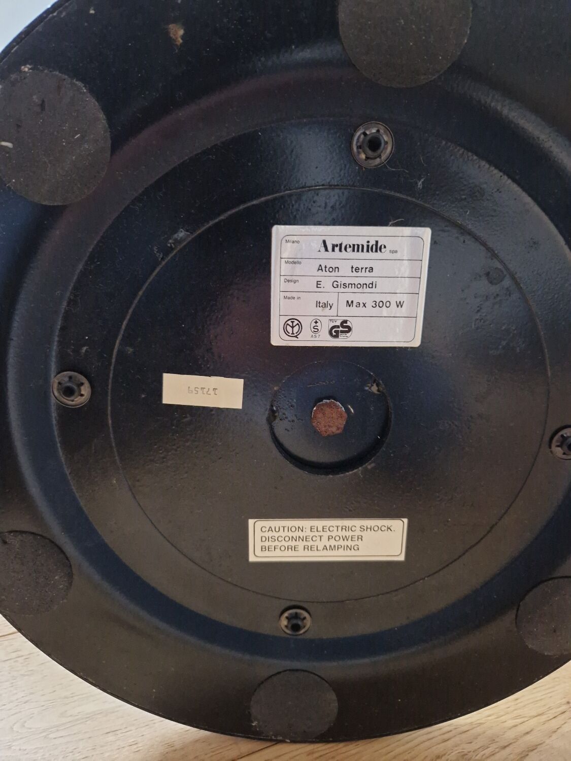 "aton terra" floor lamp - ernesto gismondi edition artemide