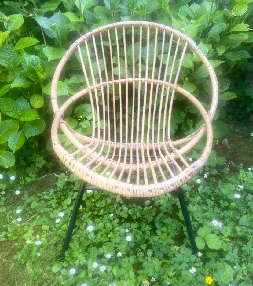 Fauteuil rotin - piétement acier noir - vintage