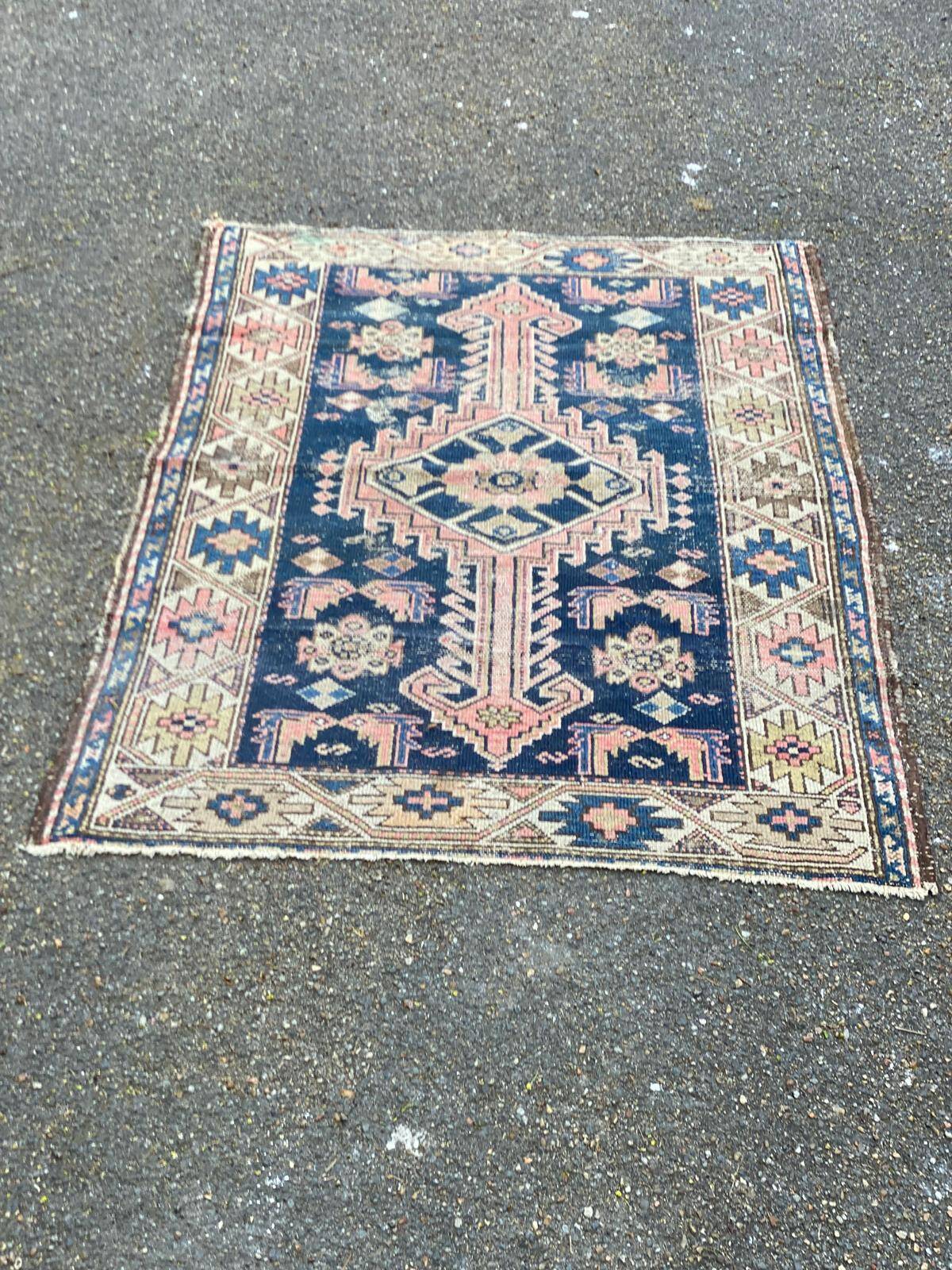 Turkish Shirvan Persian rug in knotted blue wool, 100x160cm.