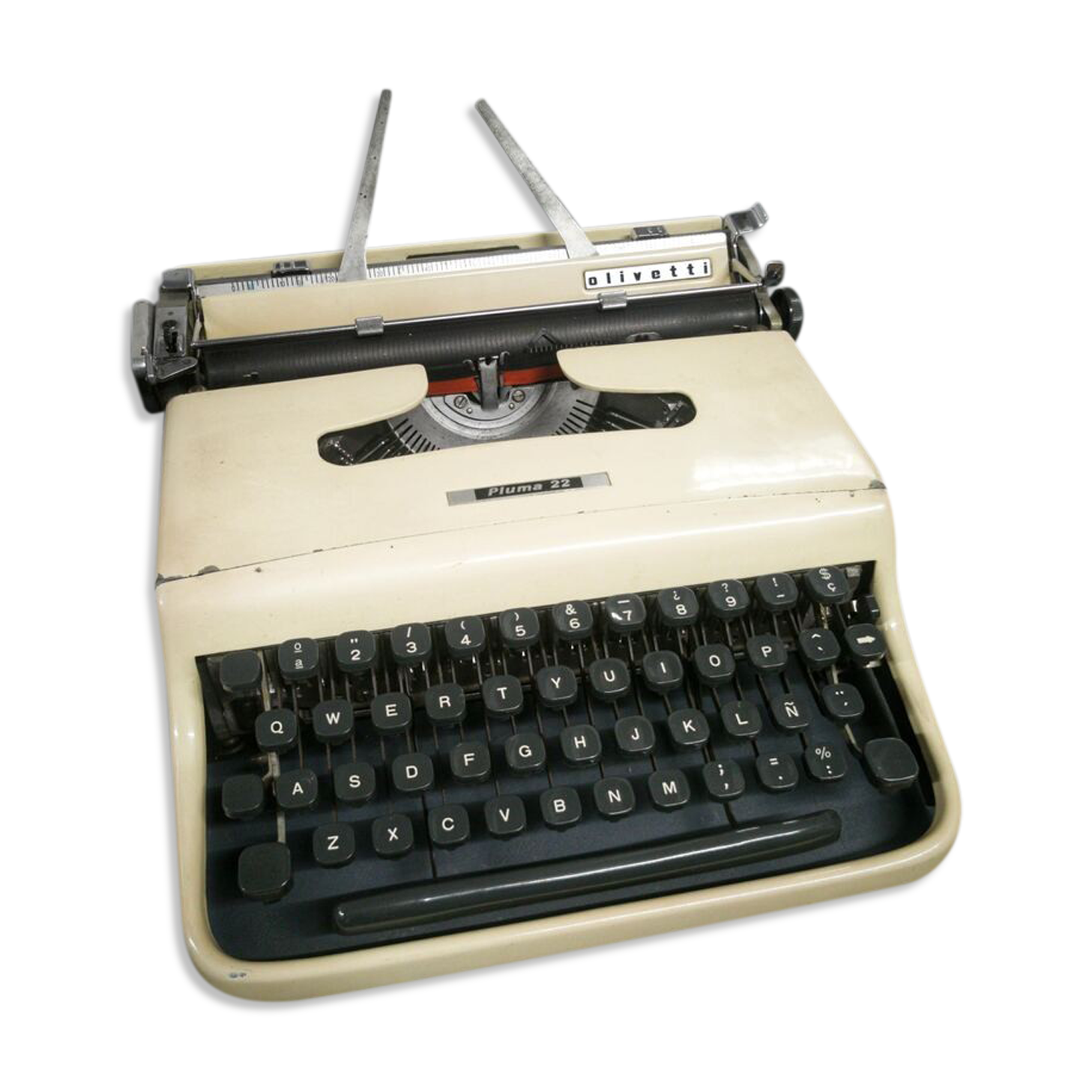 Olivetti Typewriter - Pluma 22