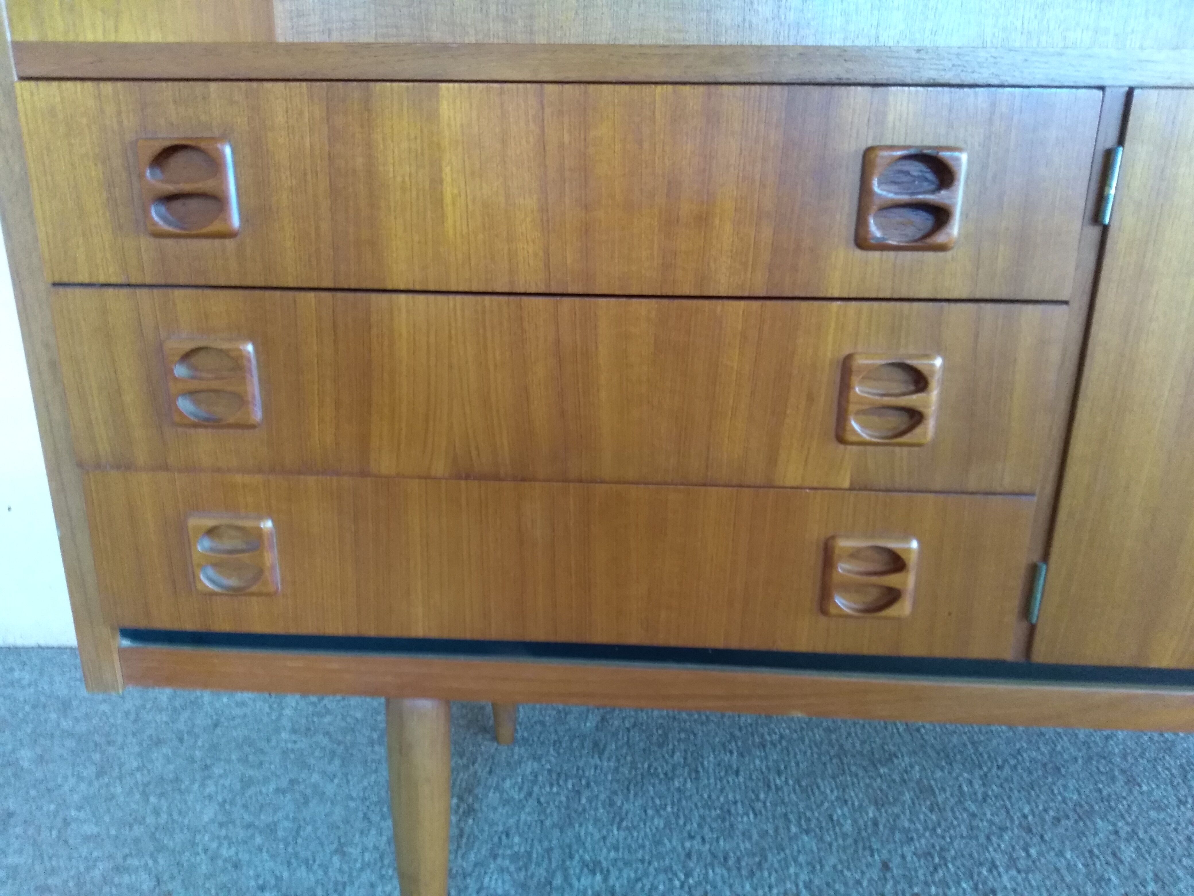 Vintage 1960 Scandinavian teak sidebar Cabinet