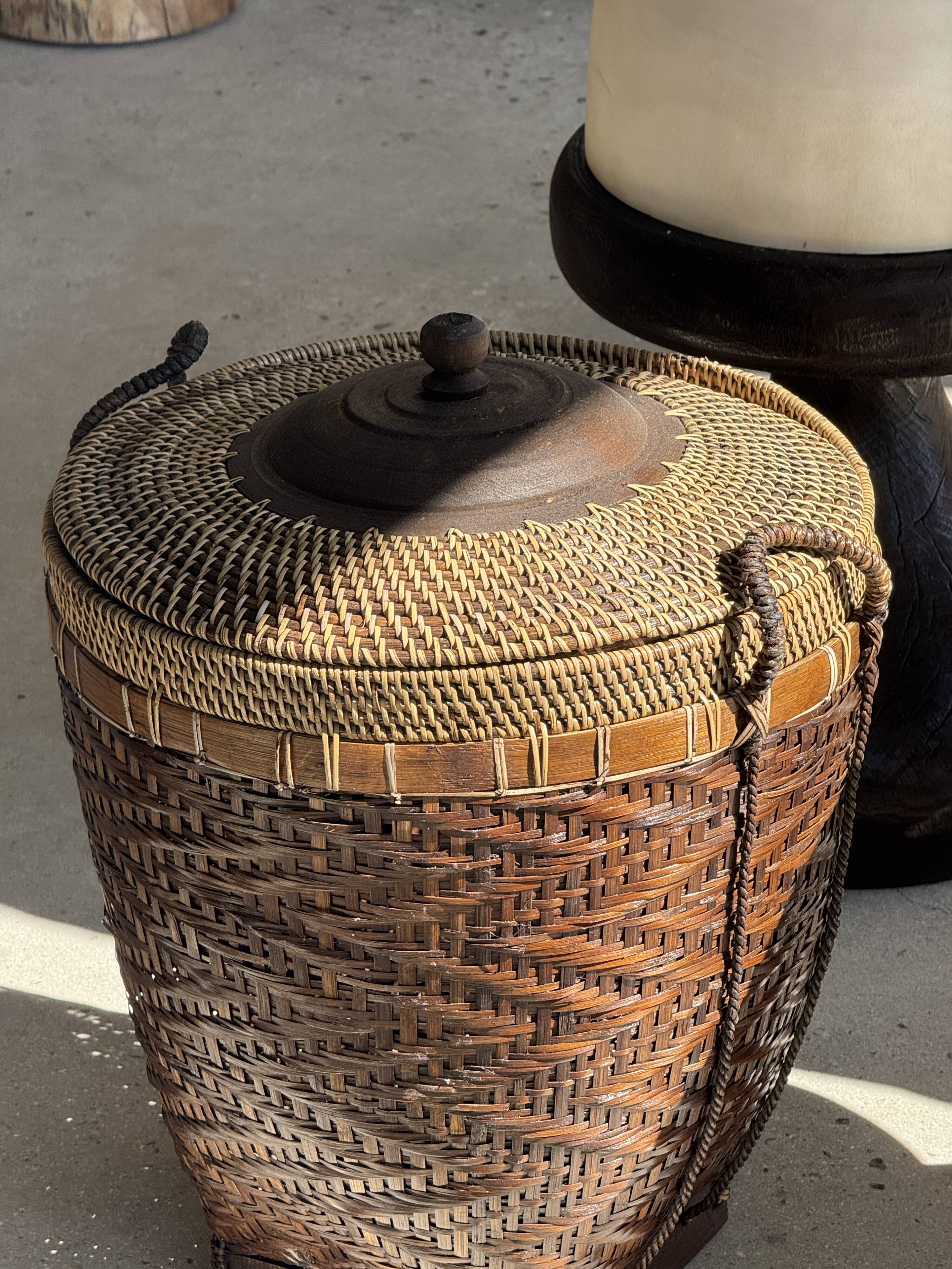 Traditional Indonesian brown basket H60 D45