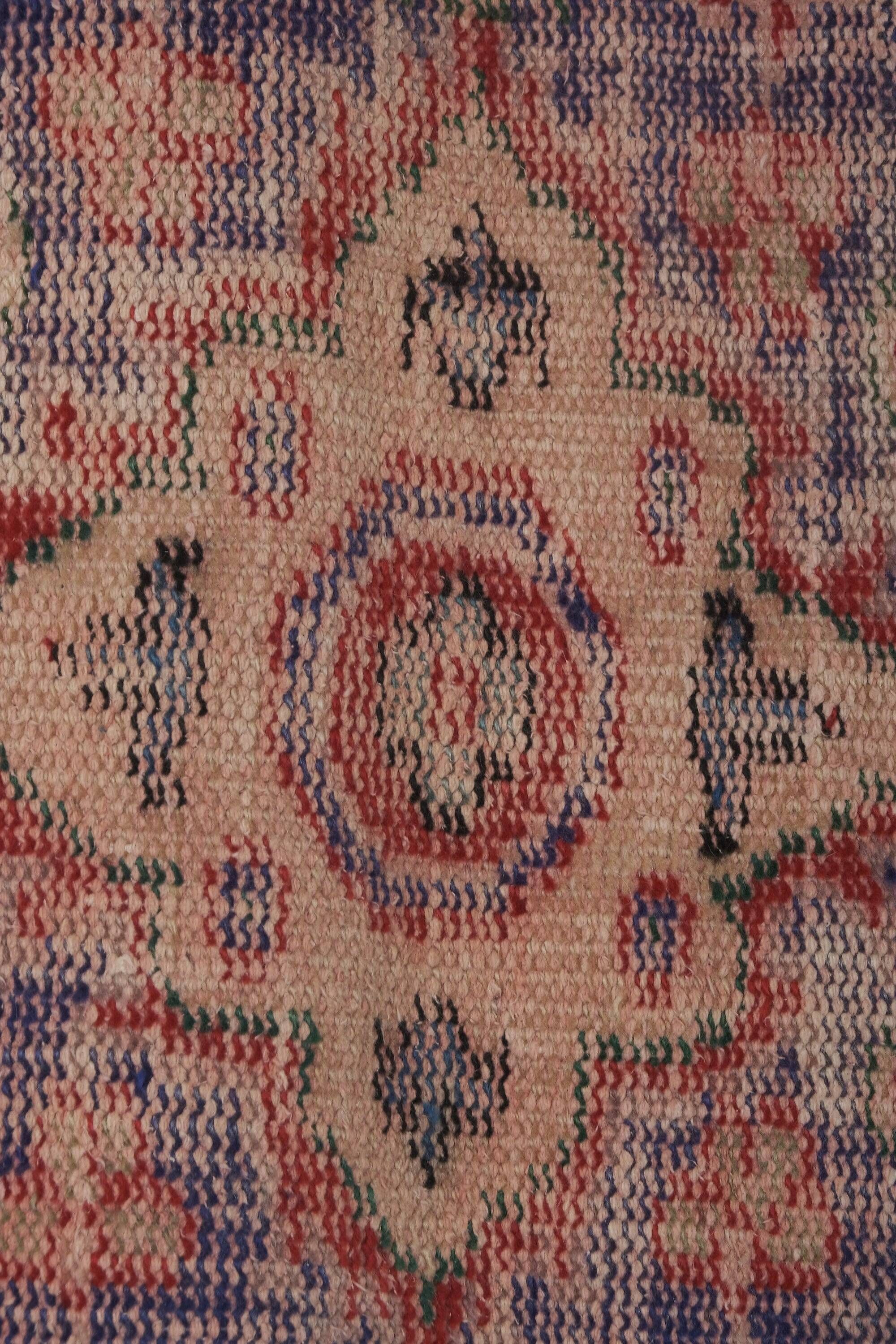 Vintage handmade Anatolian rug 182x276 cm