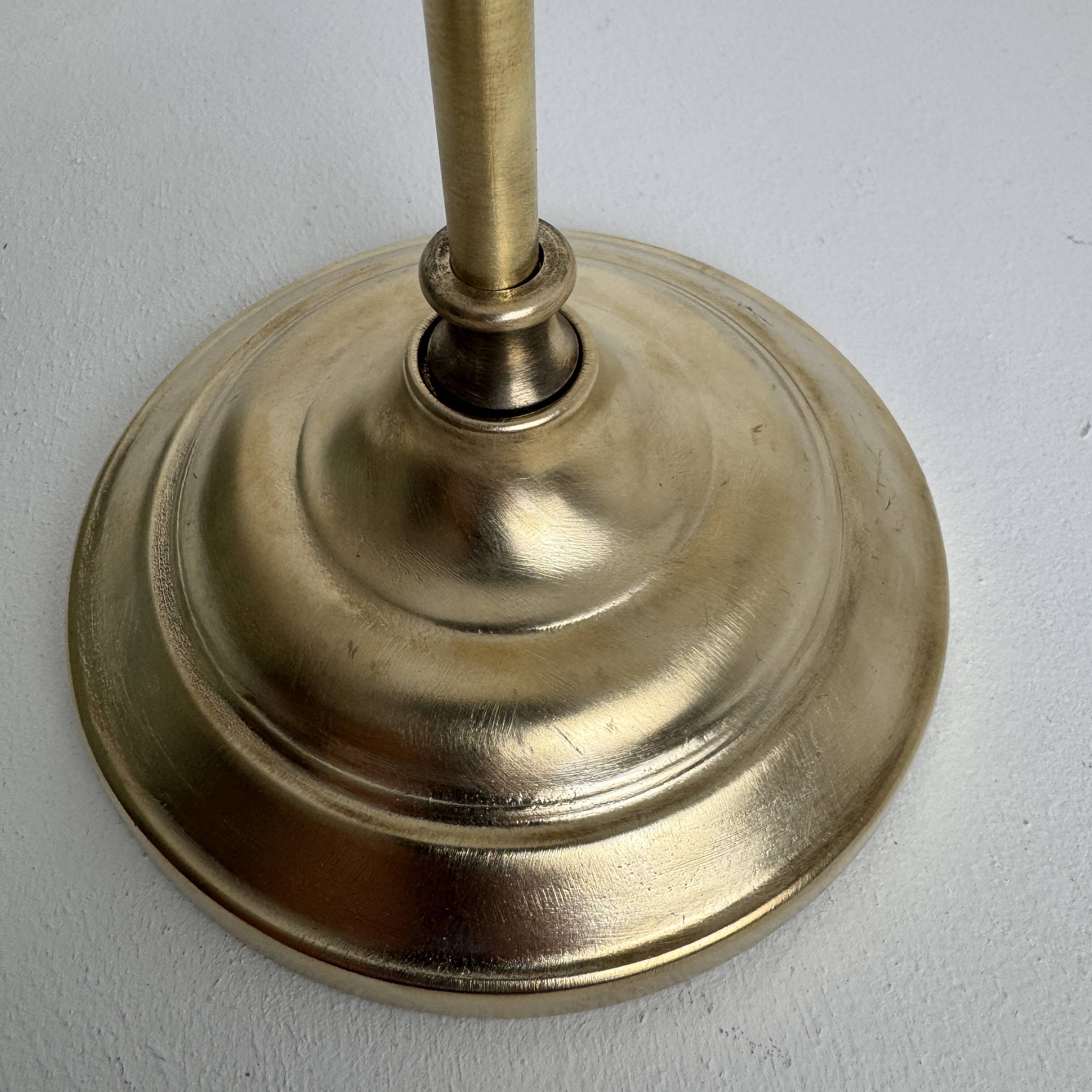 OLD VINTAGE DESK LAMP RAISE AND LOWER