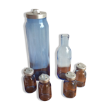 Ensemble bouteilles verre bleu teinté dans la masse
