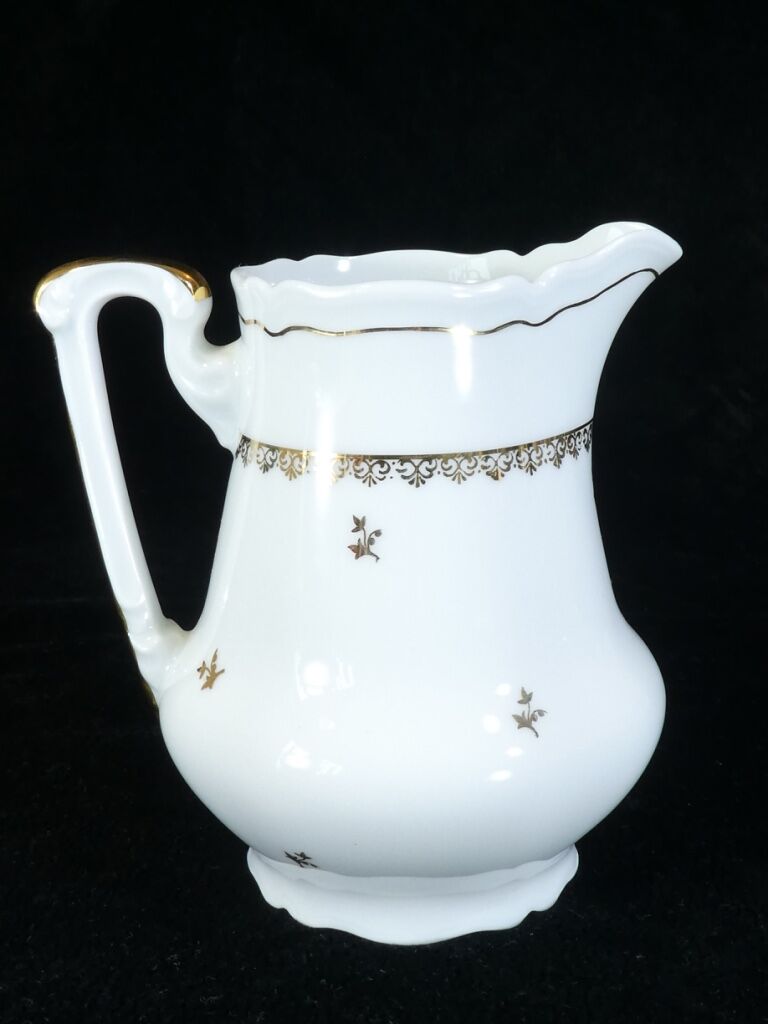 Coffee service in white and gold porcelain Limoges France