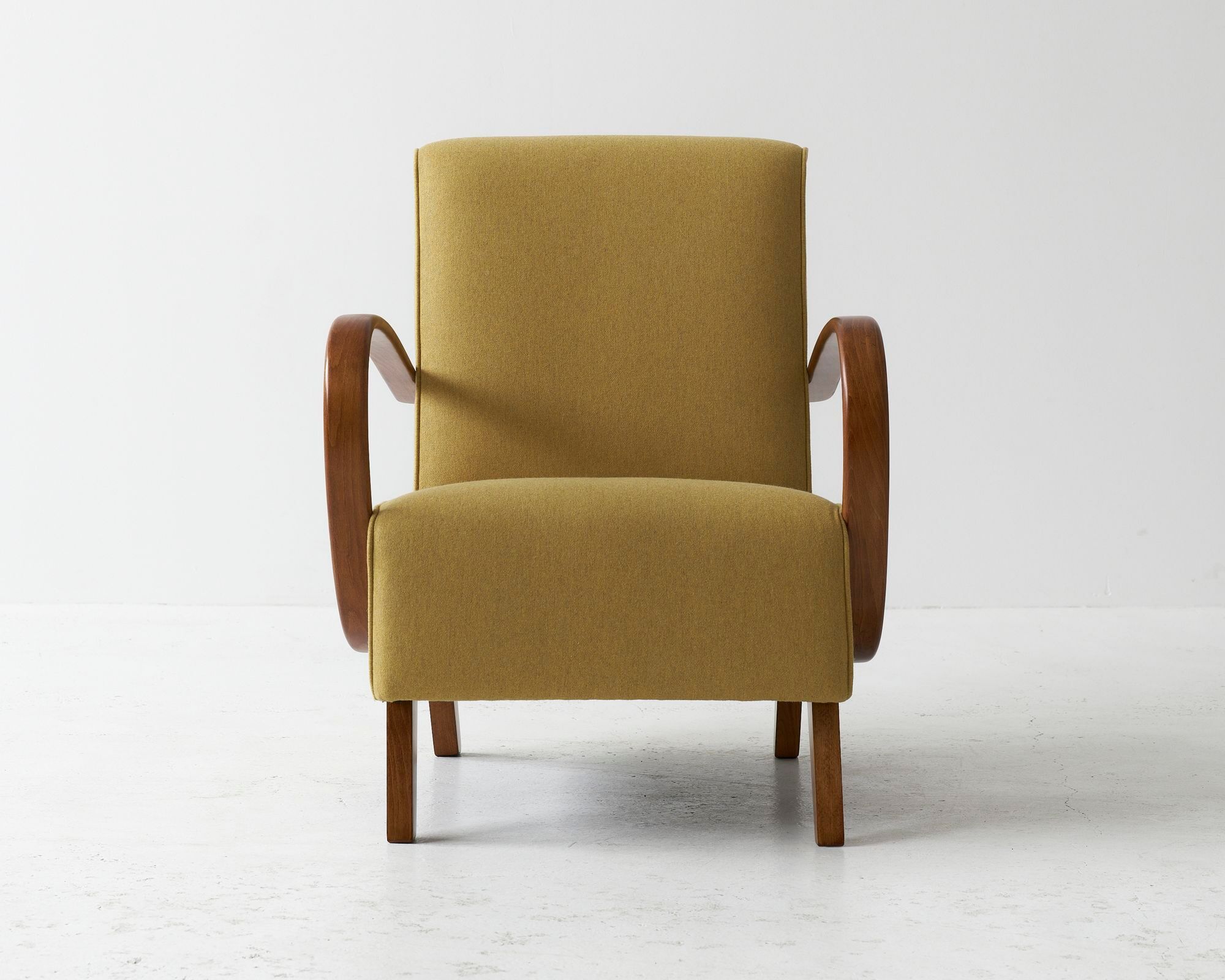Jindrich Halabala h-410 armchair, 1930s