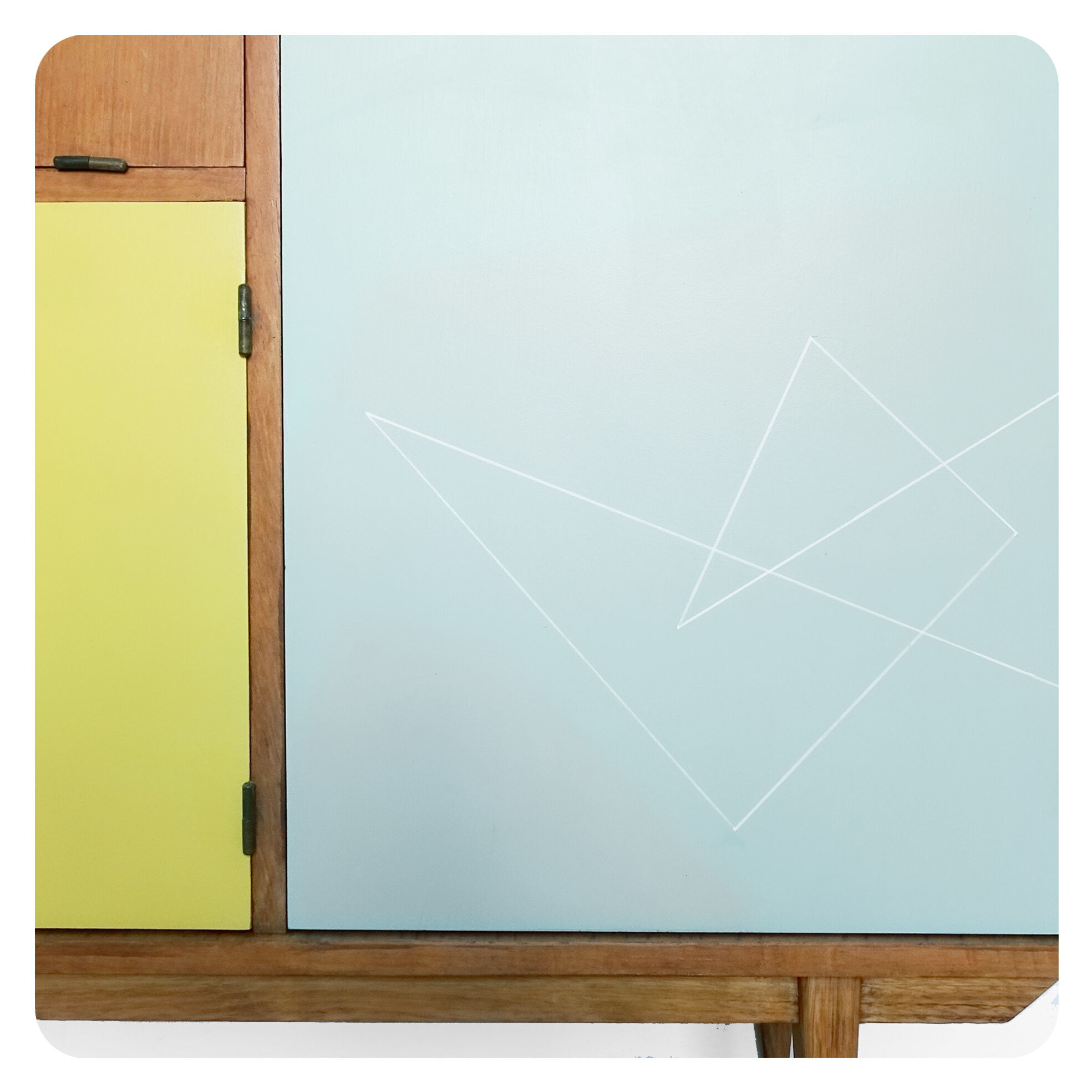 Armoire vintage