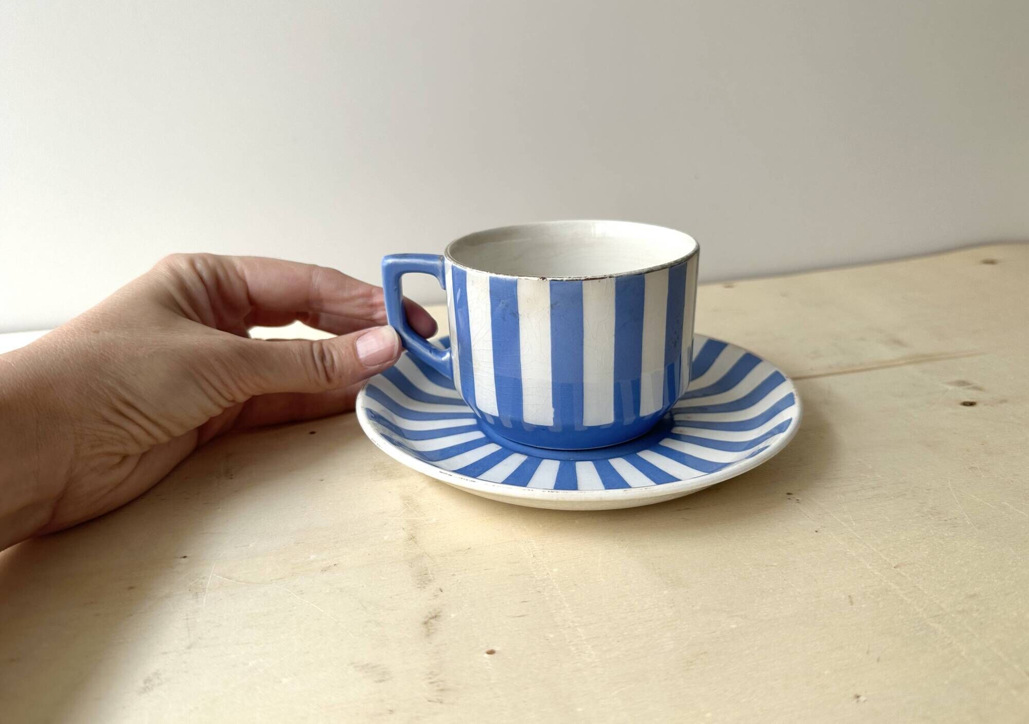 Large cup and saucer fox trott sarreguemines 1930s