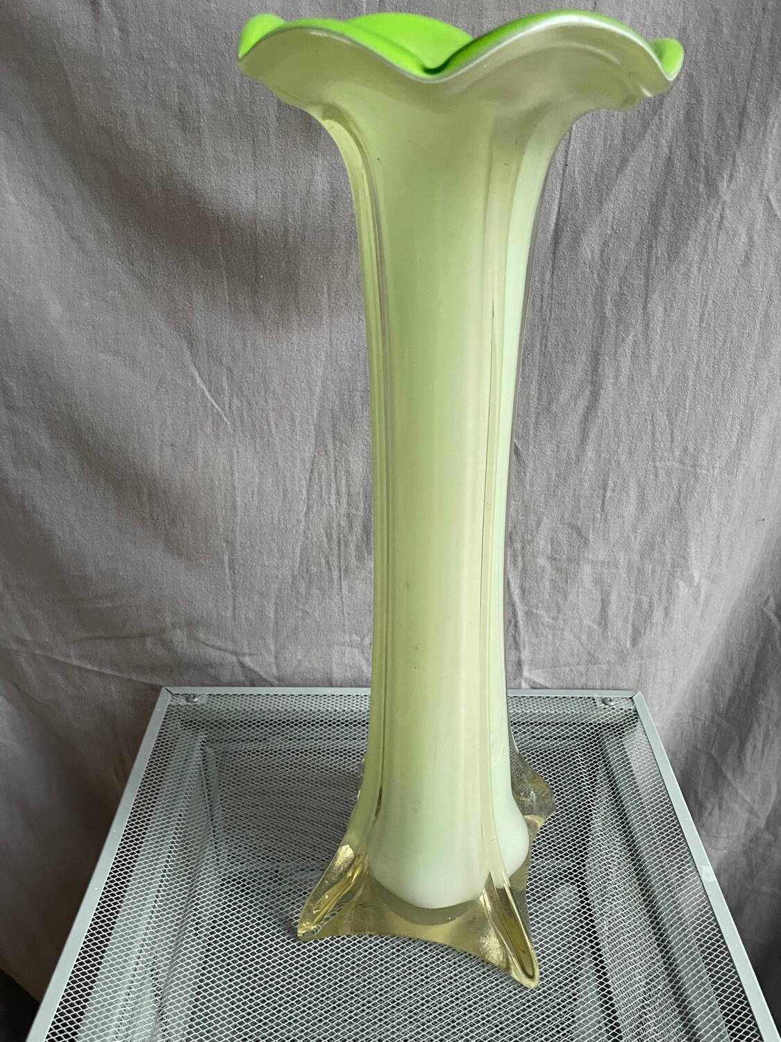 Vintage apple green opaline soliflore vase
