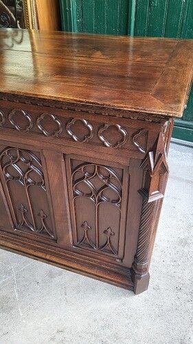 Ancien bureau 9 tiroirs en noyer de style gothique ref je