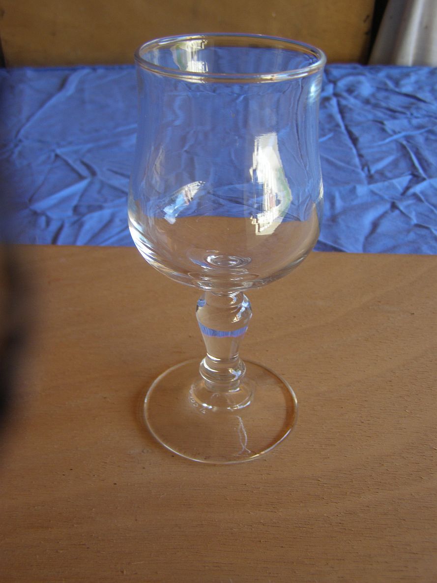 24 verres à pied "Arcoroc" modèle Normadie hauteur 14,5cm