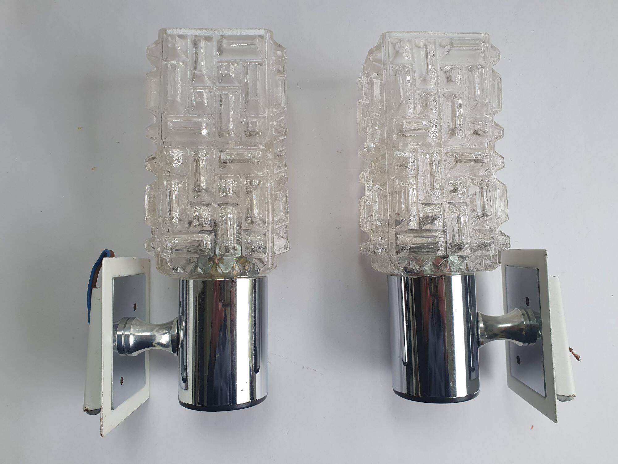 Pair of vintage chrome wall lights with square globes, Italian Targetti, 1970