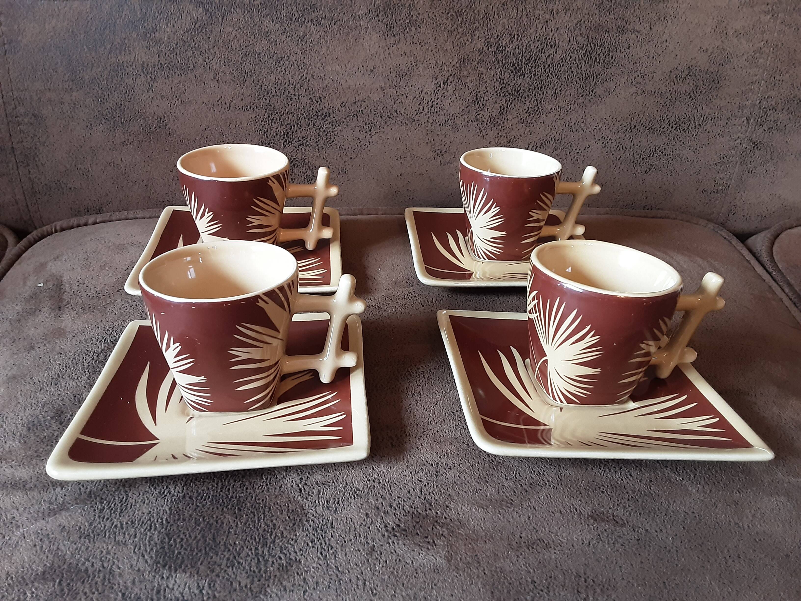Lot de 4 tasses et soucoupes  Amadeus