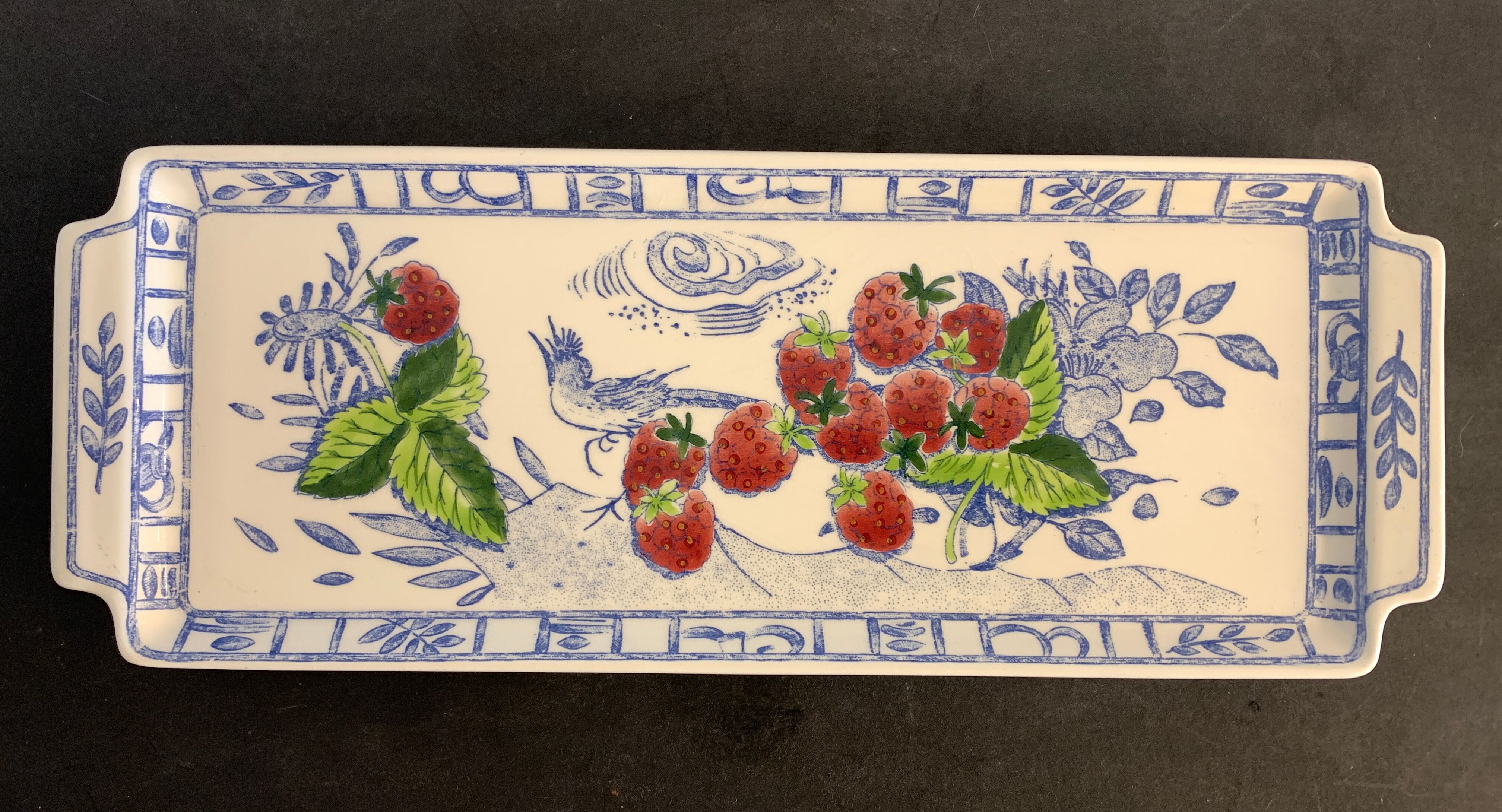 Gien cake dish, blue bird and fruit, design Isabelle de Borchgrave