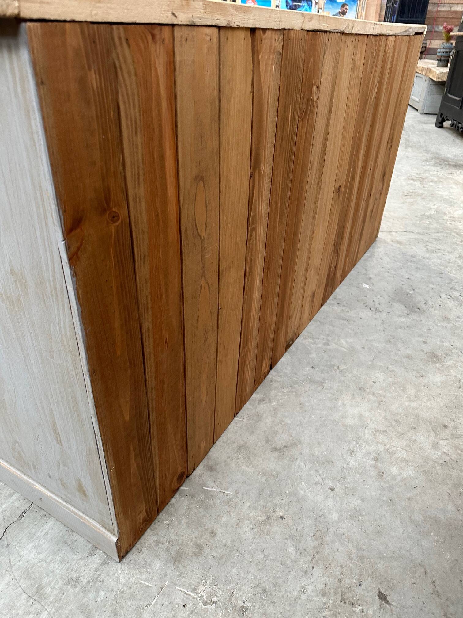 Meuble d’atelier de fabrication artisanale