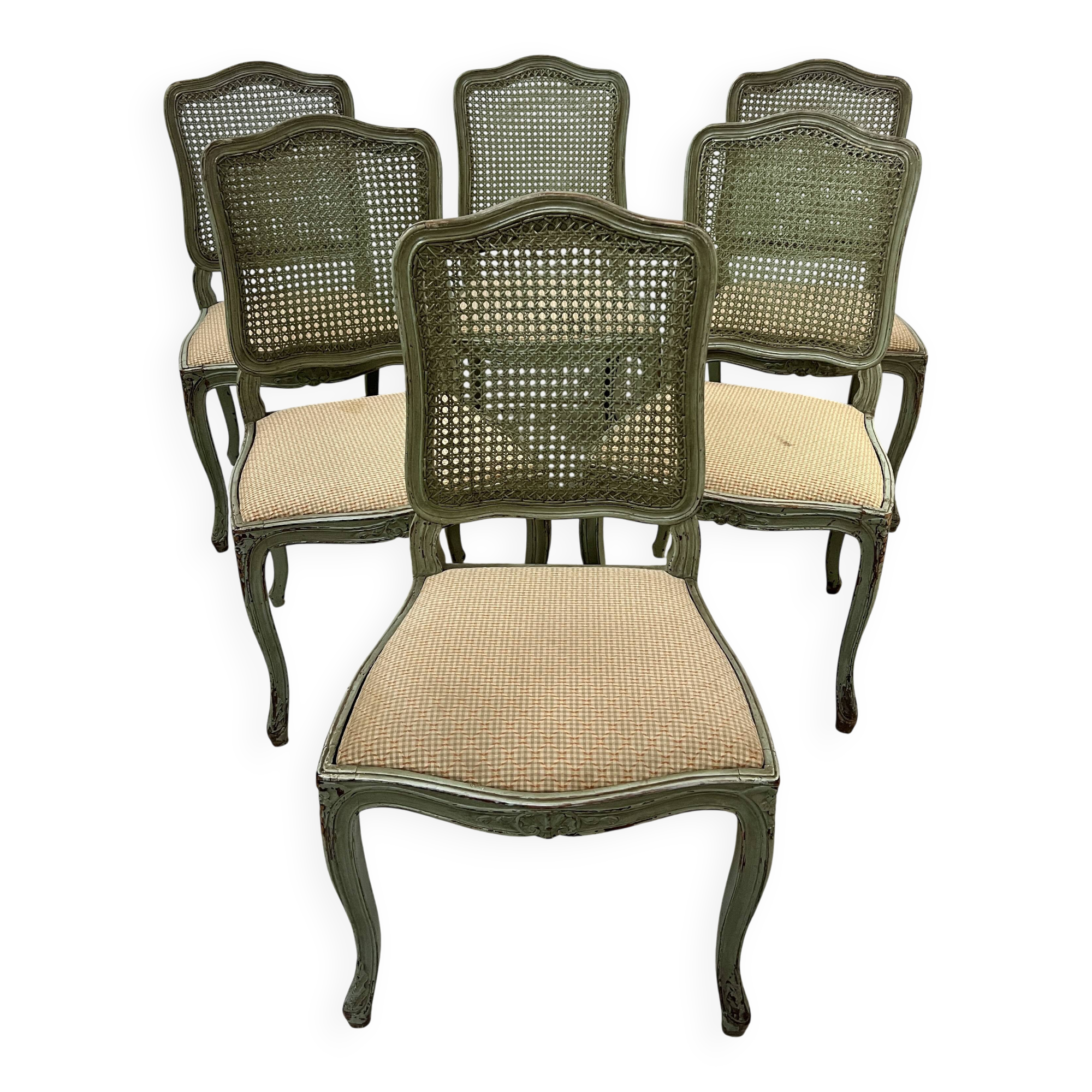 Suite de six chaises de style Louis XV en hetre laqué XX siècle