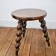 Tabouret tripode pieds torsadés