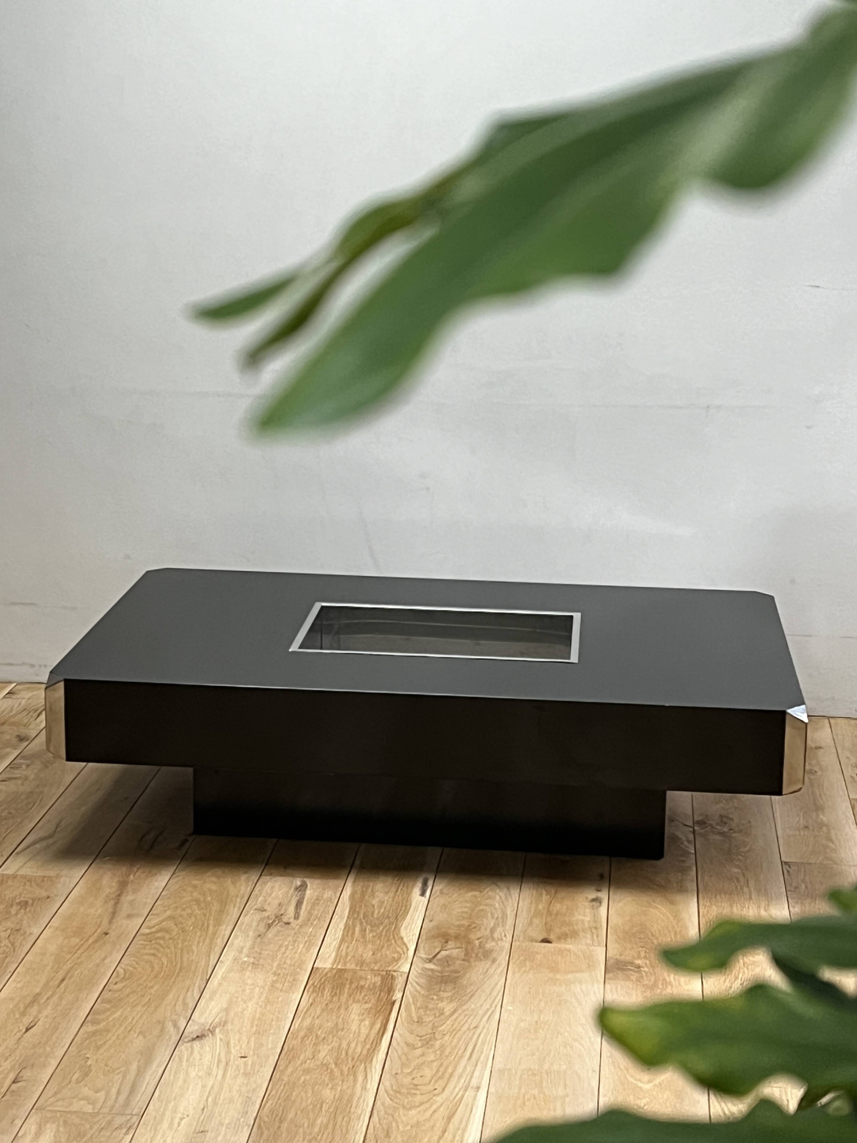 Alveo black coffee table by Willy Rizzo