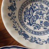 3 bowls and 5 blue plates