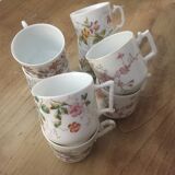 8 tasses anciennes porcelaines dépareillées
