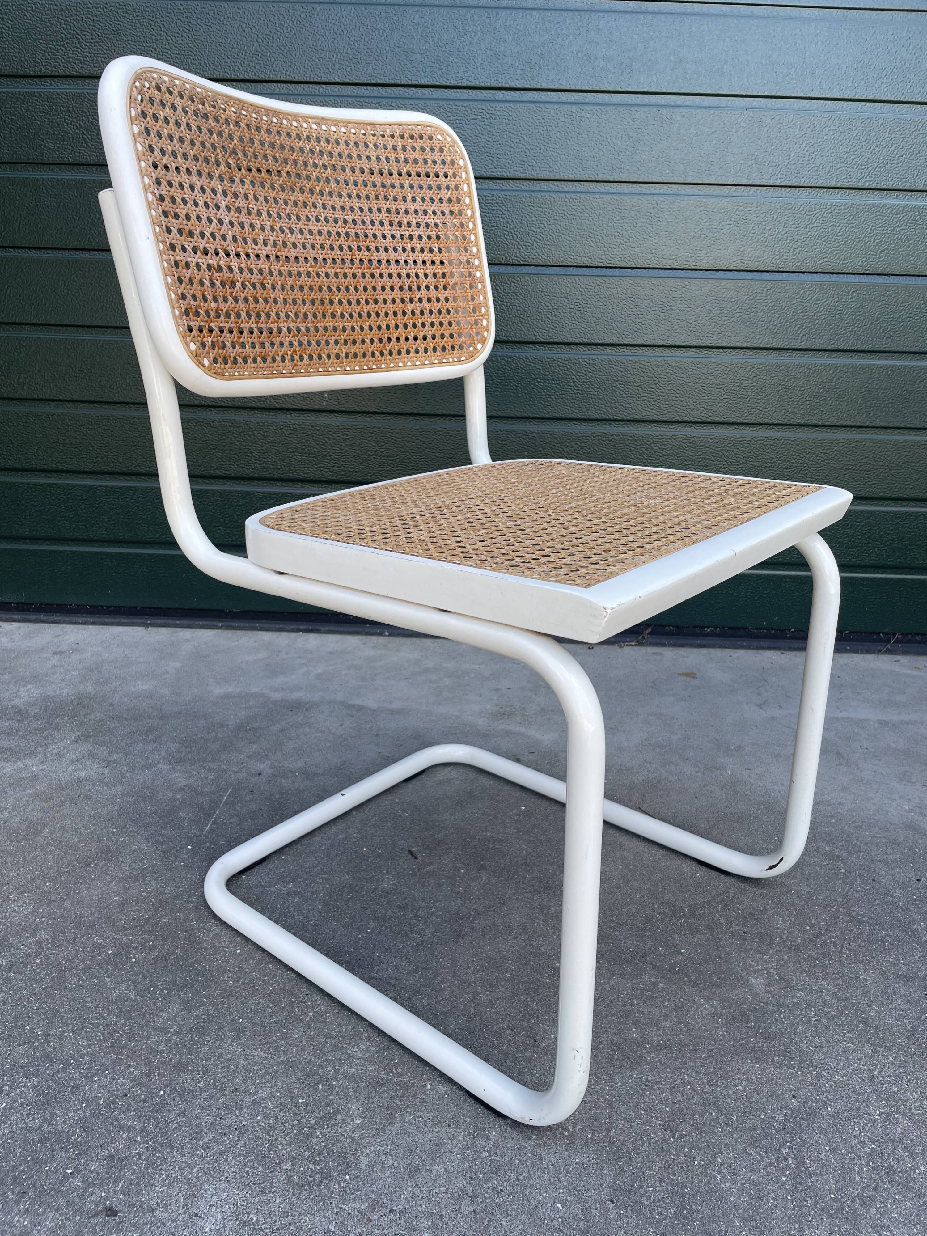 Set of 4 Cesca b32 model chairs in white by Marcel Breuer
