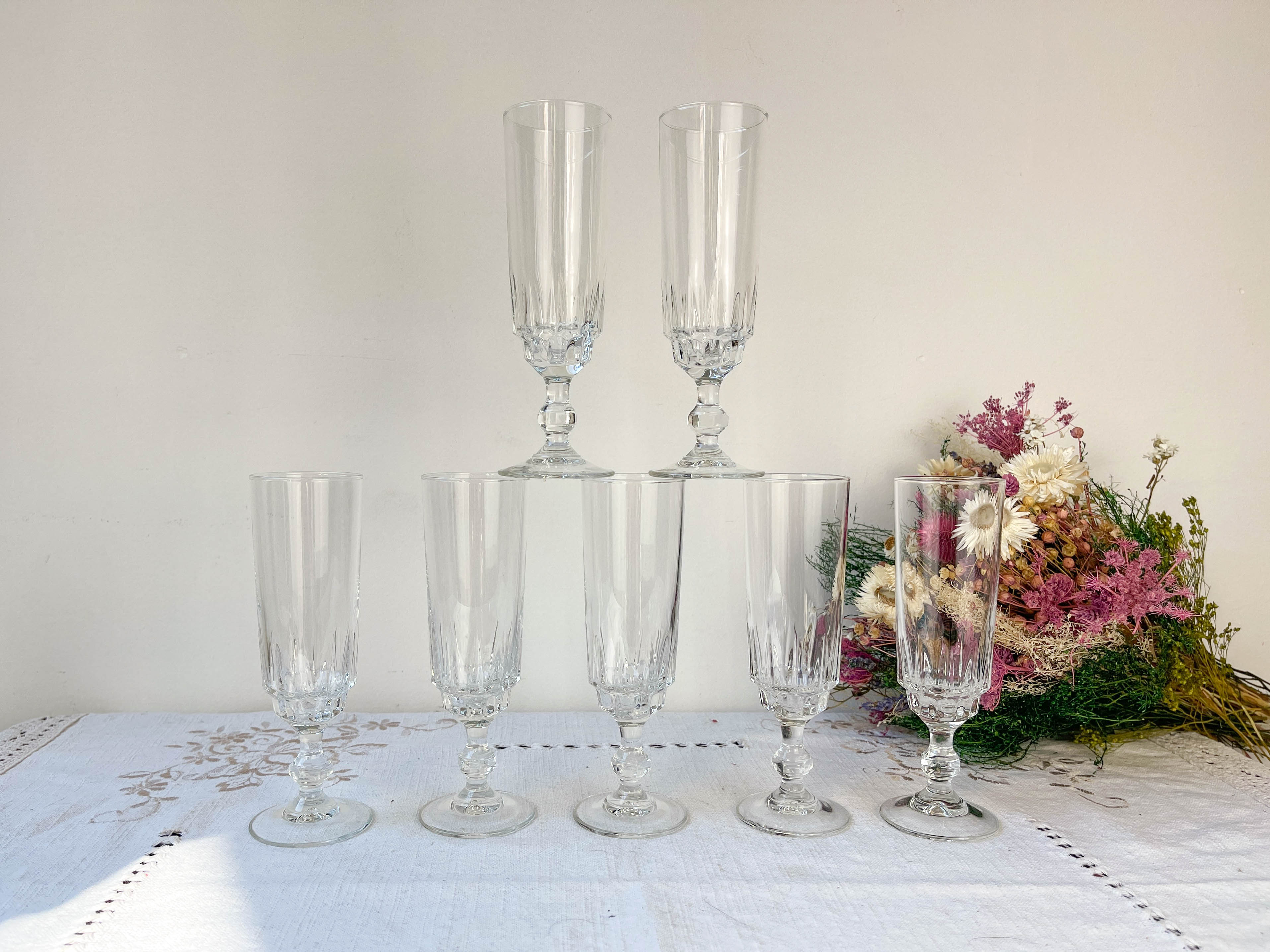 7 Luminarc champagne flutes, Lance model, 1970, made in France