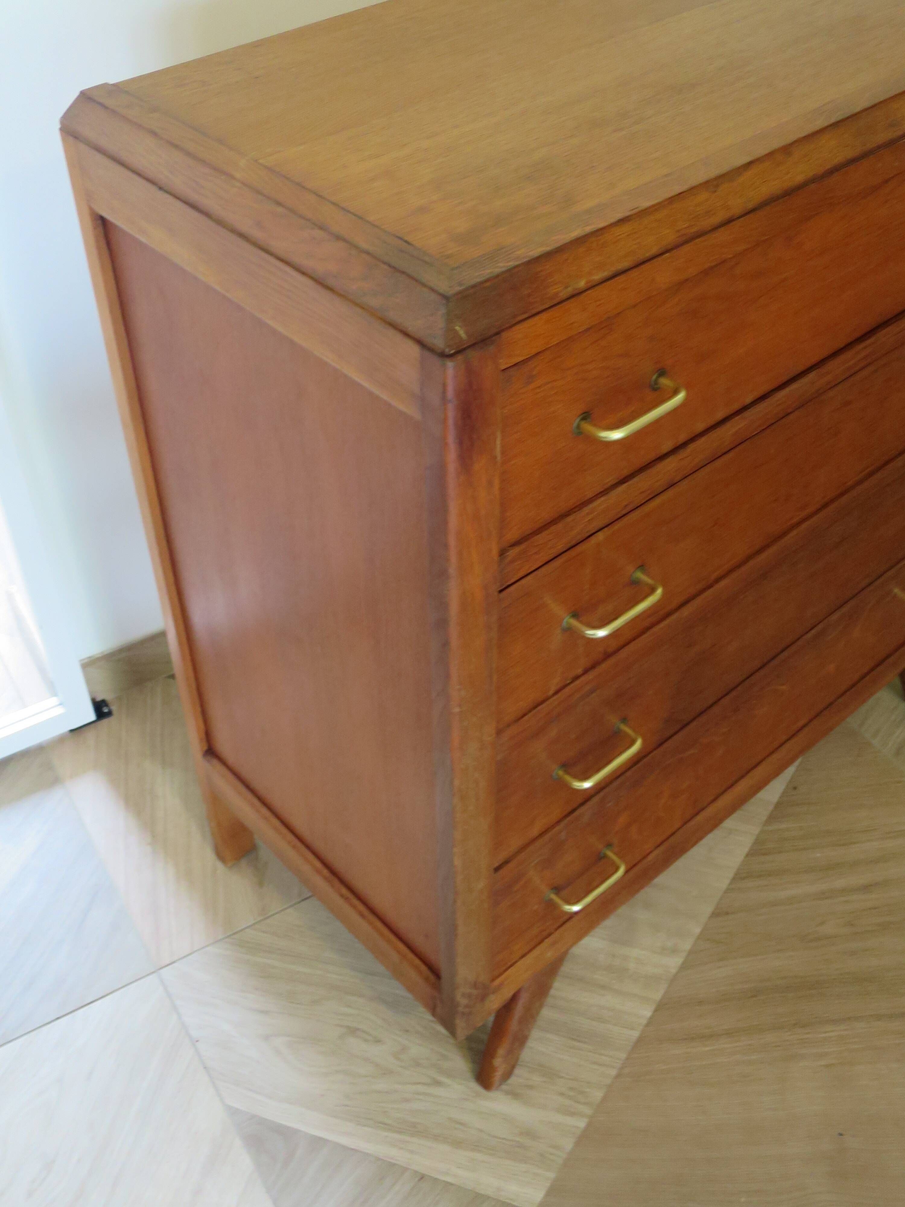 Pretty vintage chest of drawers - 4 drawers - 1960s - refined Scandinavian style - medium oak color