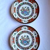 2 hand-painted Chinese plates from the early 20th century famille rose in perfect condition