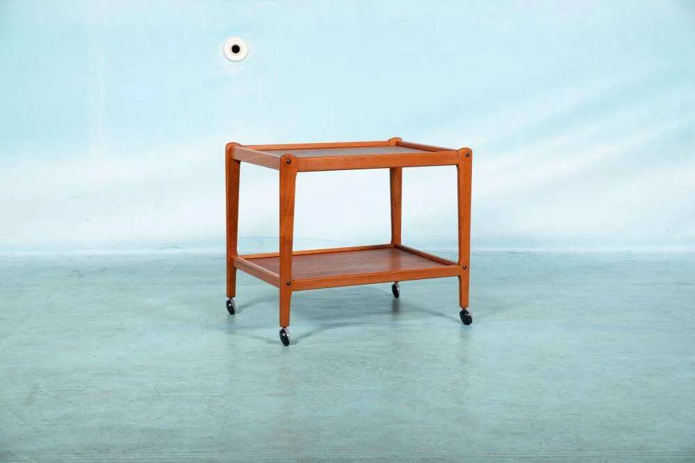 Vintage minimalist service trolley Deen design in teak, bar trolley.