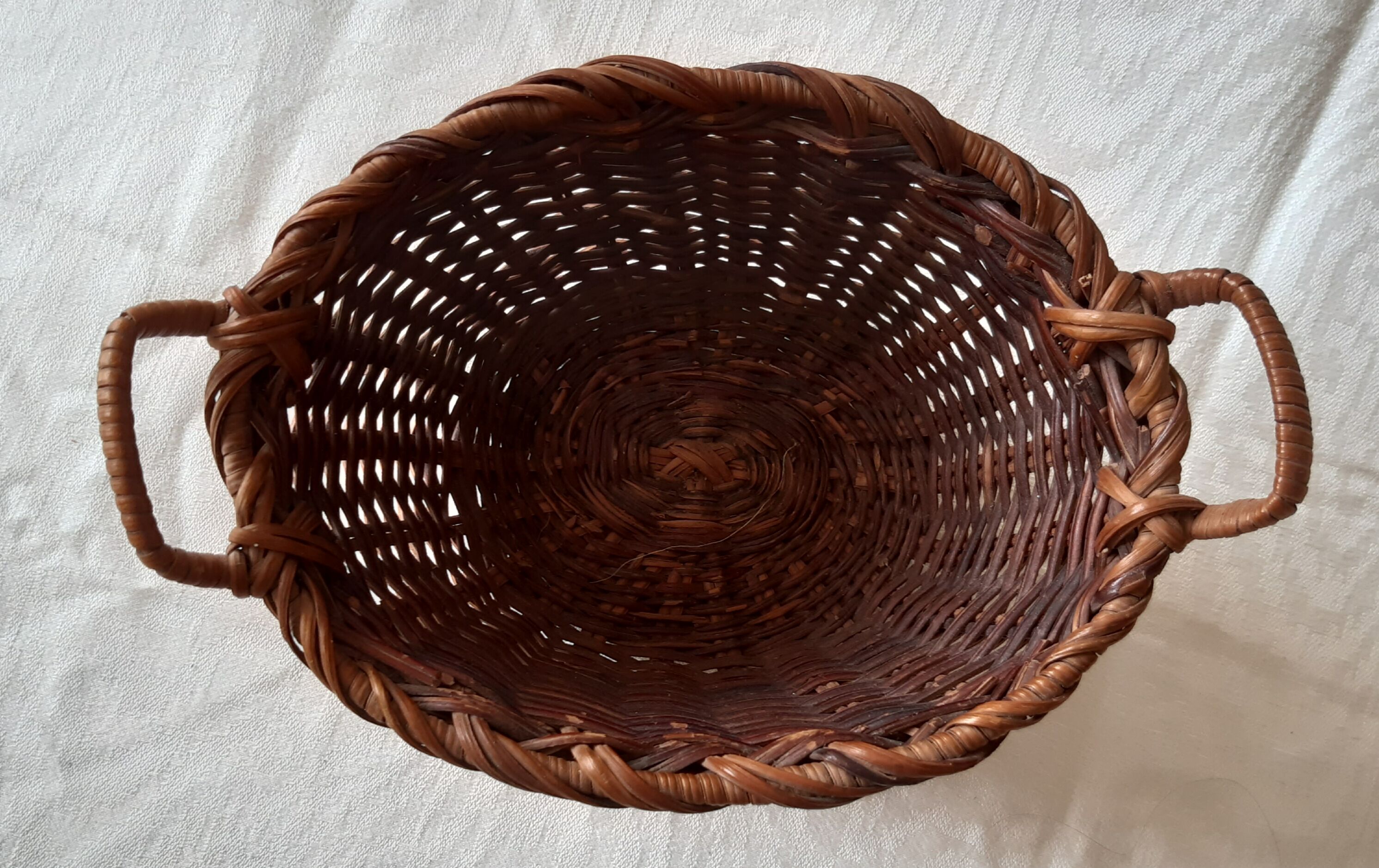 4 vintage wicker baskets